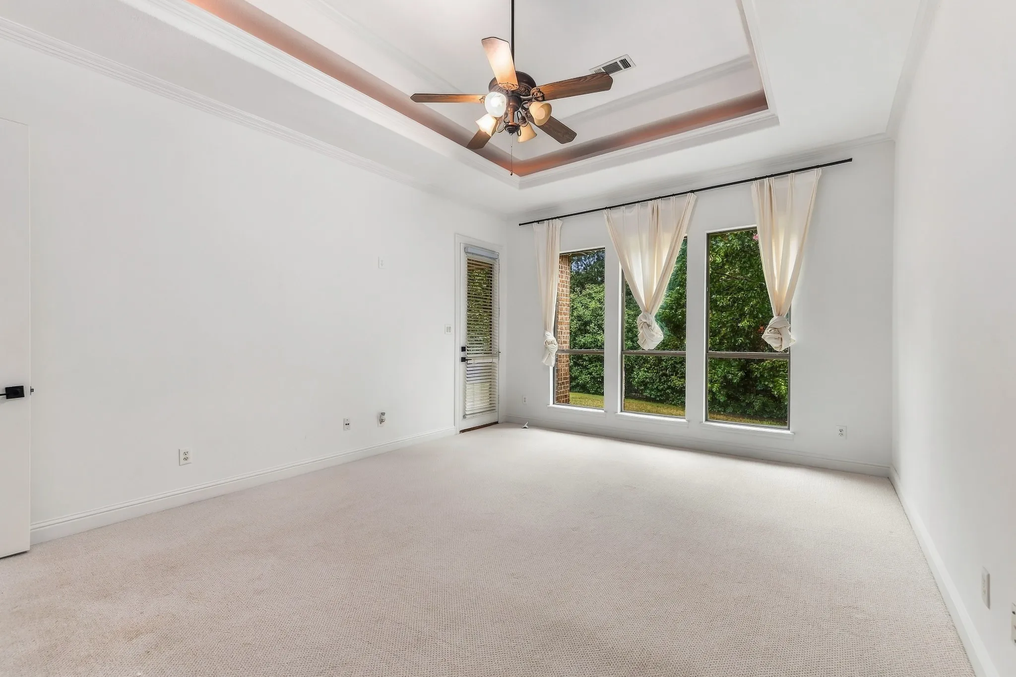 Single Family Residence For Sale in Tarrant County , 1803 Pintail Parkway, Euless, Texas 76039, 4 Bedroom, 4 Bathroom, 3 Garage spaces, 3,381 Sqft, built in 2005, mls#21399955, Real Estate Agent in Euless, Homes For Sale in Tarrant county, Homes For Sale in Euless, Realtor in Euless Texas, Real Estate Brokerage Independent Realty Texas, Luminita Cordes Realtor