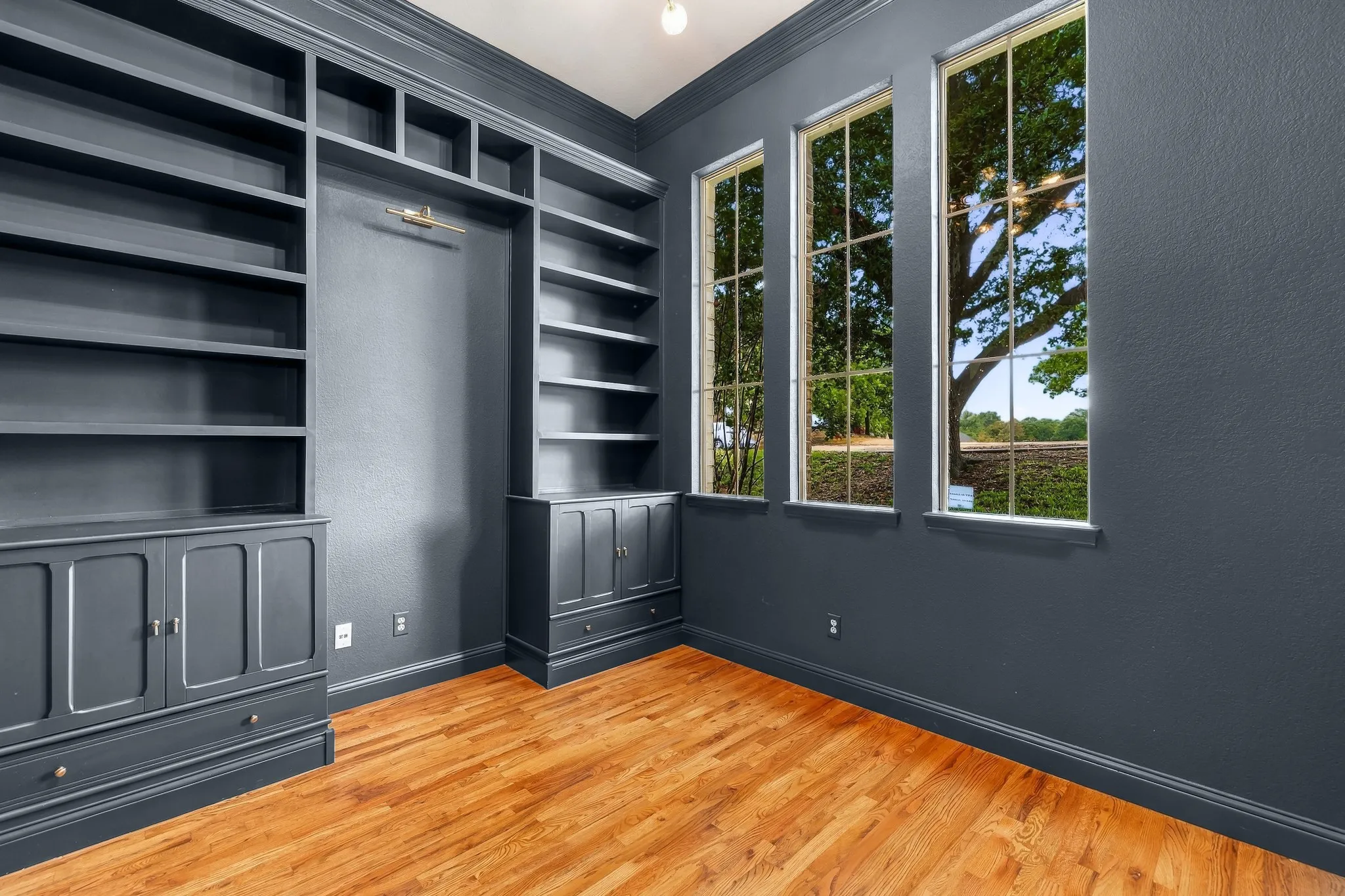 Single Family Residence For Sale in Tarrant County , 1803 Pintail Parkway, Euless, Texas 76039, 4 Bedroom, 4 Bathroom, 3 Garage spaces, 3,381 Sqft, built in 2005, mls#21399955, Real Estate Agent in Euless, Homes For Sale in Tarrant county, Homes For Sale in Euless, Realtor in Euless Texas, Real Estate Brokerage Independent Realty Texas, Luminita Cordes Realtor