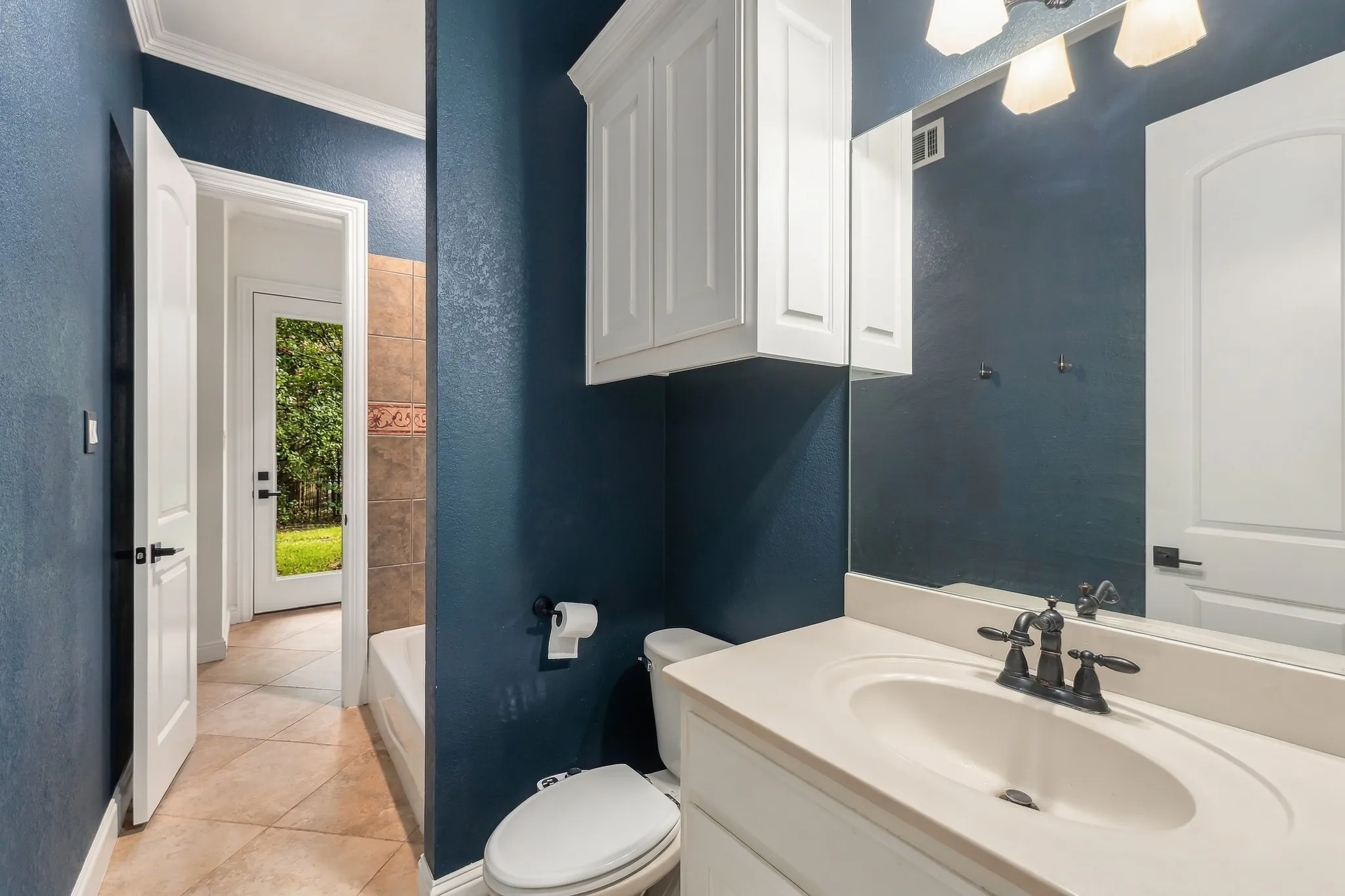Single Family Residence For Sale in Tarrant County , 1803 Pintail Parkway, Euless, Texas 76039, 4 Bedroom, 4 Bathroom, 3 Garage spaces, 3,381 Sqft, built in 2005, mls#21399955, Real Estate Agent in Euless, Homes For Sale in Tarrant county, Homes For Sale in Euless, Realtor in Euless Texas, Real Estate Brokerage Independent Realty Texas, Luminita Cordes Realtor