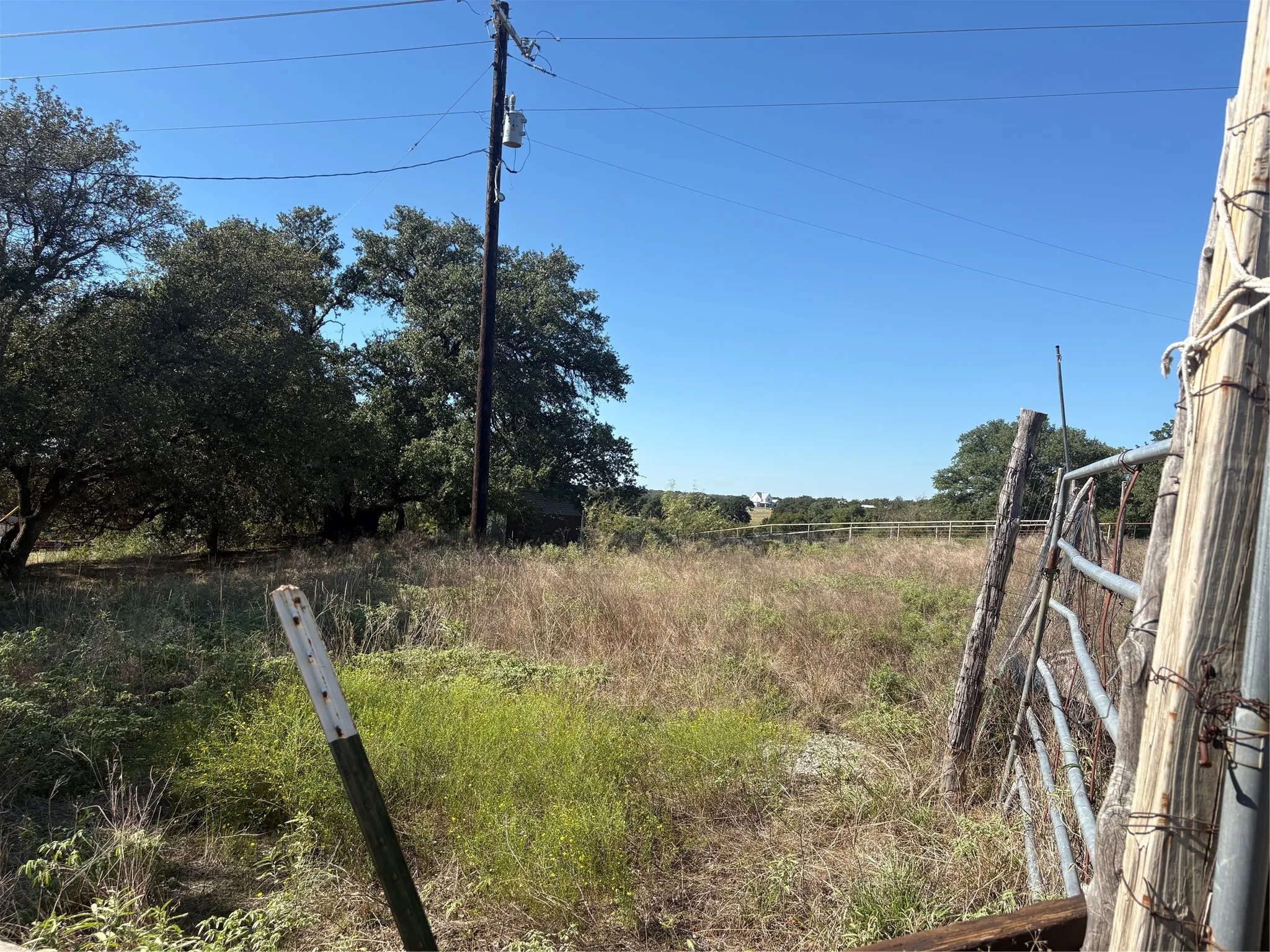Mobile Home For Sale in Parker County , 104 Russell Bend Road, Weatherford, Texas 76088, 4 Bedroom, 1 Bathroom, Garage spaces, 1,400 Sqft, built in 1994, mls#21405295, Real Estate Agent in Weatherford, Homes For Sale in Parker county, Homes For Sale in Weatherford, Realtor in Weatherford Texas, Real Estate Brokerage Independent Realty Texas, Luminita Cordes Realtor