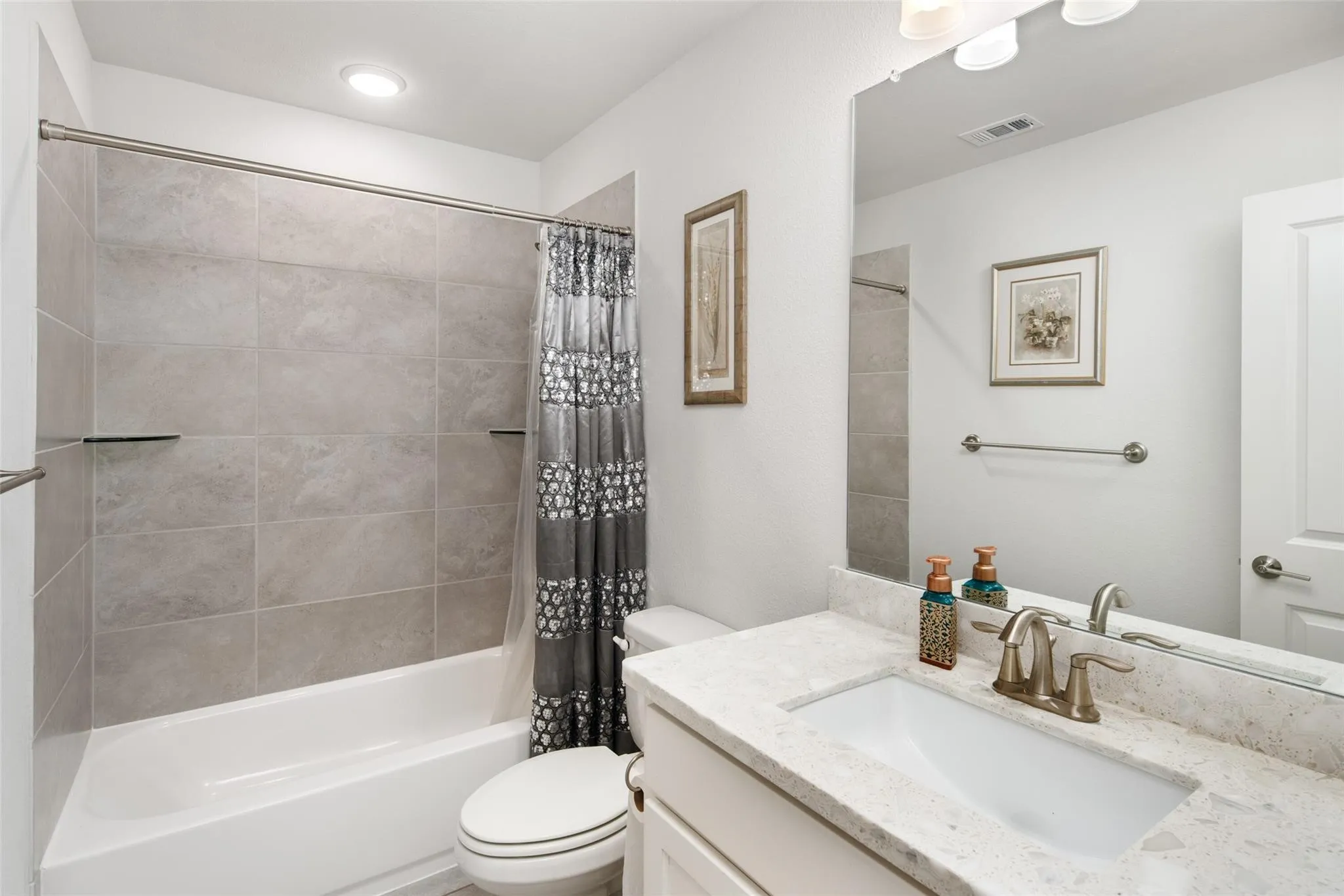 Single Family Residence For Sale in Collin County , 1141 Caleb Drive, Allen, Texas 75013, 5 Bedroom, 6 Bathroom, 3 Garage spaces, 4,363 Sqft, built in 2020, mls#21405554, Real Estate Agent in Allen, Homes For Sale in Collin county, Homes For Sale in Allen, Realtor in Allen Texas, Real Estate Brokerage Independent Realty Texas, Luminita Cordes Realtor