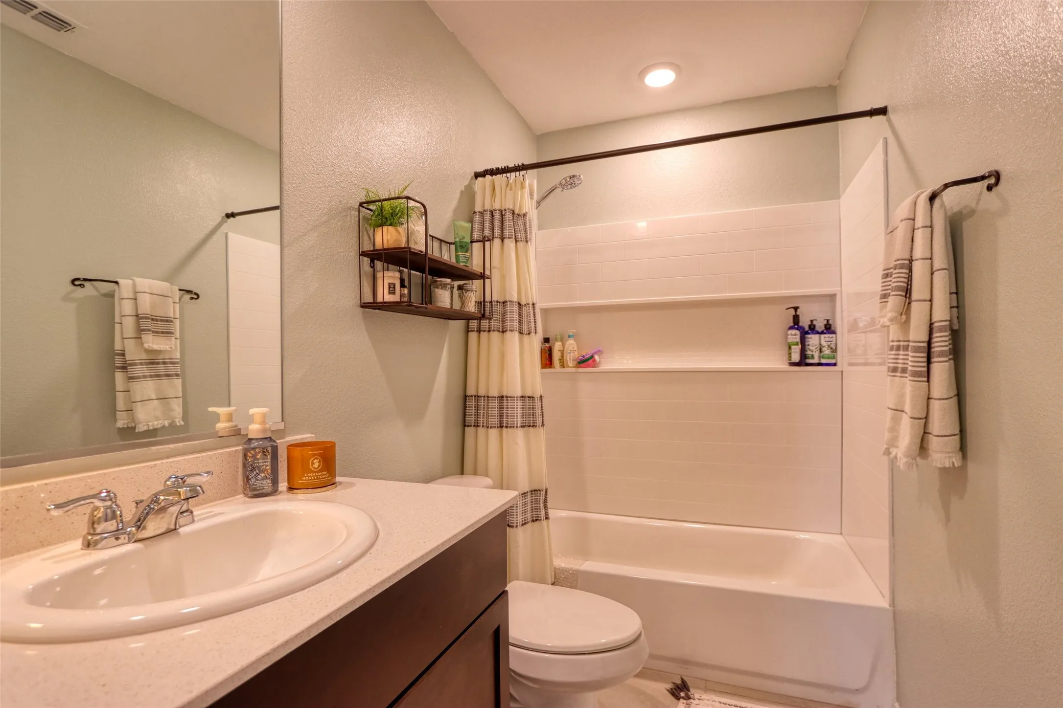 Single Family Residence For Sale in Kaufman County , 2388 Great Belt Boulevard, Crandall, Texas 75114, 3 Bedroom, 2 Bathroom, 2 Garage spaces, 1,276 Sqft, built in 2022, mls#21405331, Real Estate Agent in Crandall, Homes For Sale in Kaufman county, Homes For Sale in Crandall, Realtor in Crandall Texas, Real Estate Brokerage Independent Realty Texas, Luminita Cordes Realtor