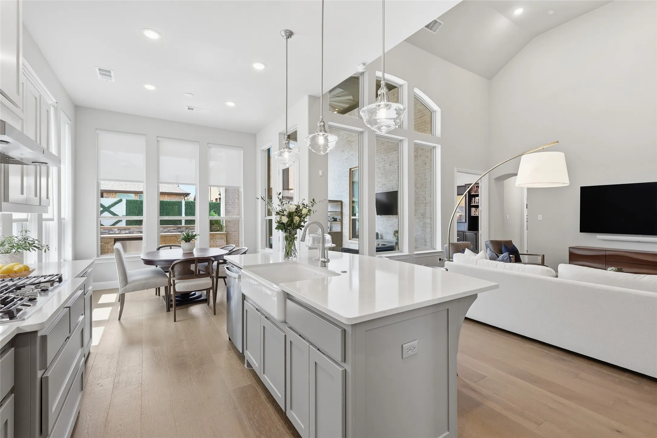 Single Family Residence For Sale in Denton County , 1209 10th Street, Argyle, Texas 76226, 5 Bedroom, 5 Bathroom, 3 Garage spaces, 3,912 Sqft, built in 2020, mls#21404100, Real Estate Agent in Argyle, Homes For Sale in Denton county, Homes For Sale in Argyle, Realtor in Argyle Texas, Real Estate Brokerage Independent Realty Texas, Luminita Cordes Realtor