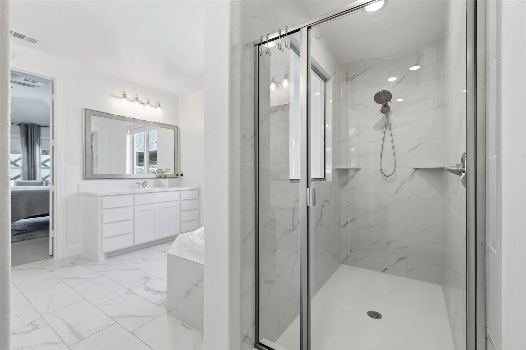 Single Family Residence For Sale in Denton County , 1209 10th Street, Argyle, Texas 76226, 5 Bedroom, 5 Bathroom, 3 Garage spaces, 3,912 Sqft, built in 2020, mls#21404100, Real Estate Agent in Argyle, Homes For Sale in Denton county, Homes For Sale in Argyle, Realtor in Argyle Texas, Real Estate Brokerage Independent Realty Texas, Luminita Cordes Realtor