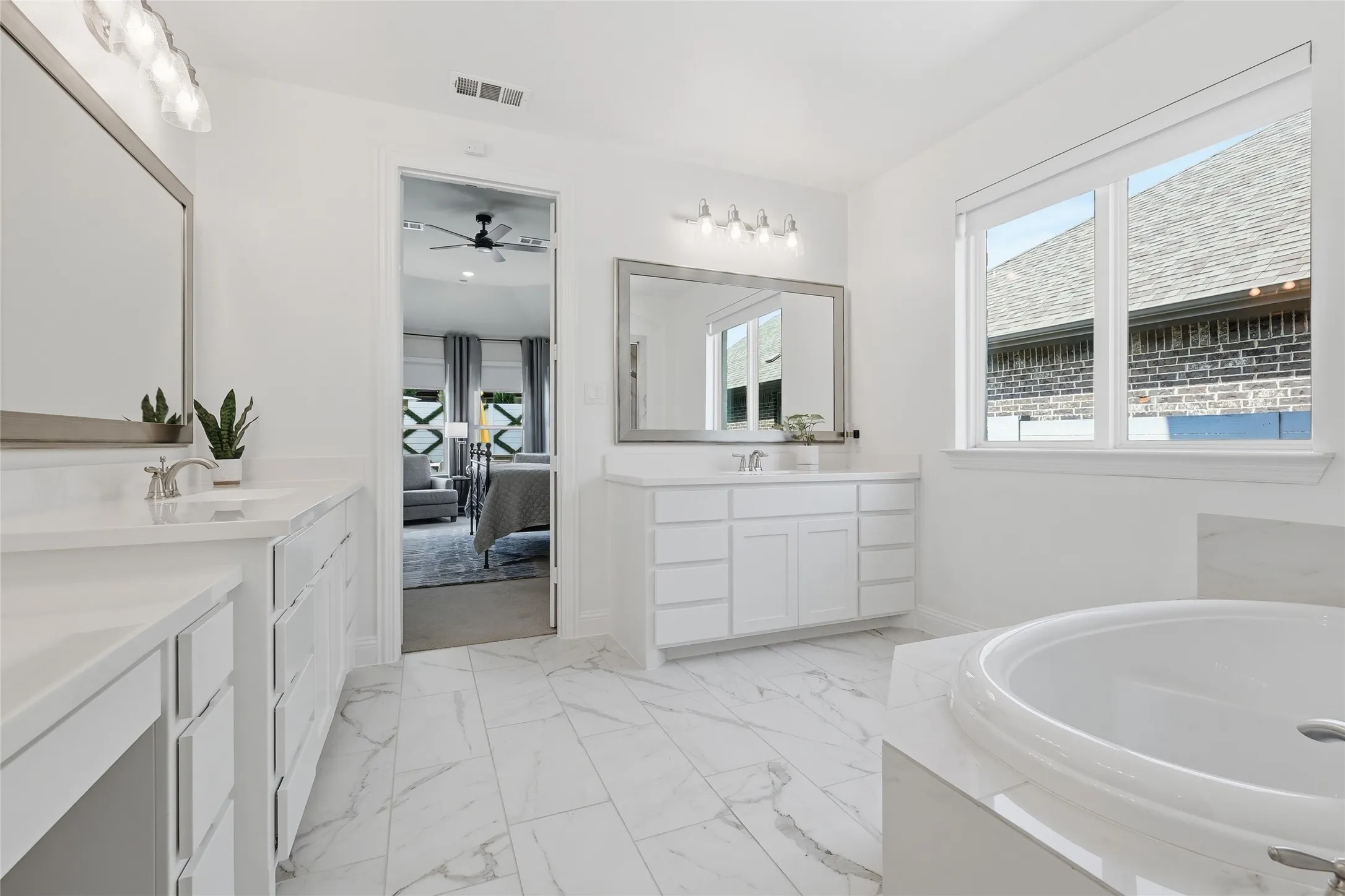 Single Family Residence For Sale in Denton County , 1209 10th Street, Argyle, Texas 76226, 5 Bedroom, 5 Bathroom, 3 Garage spaces, 3,912 Sqft, built in 2020, mls#21404100, Real Estate Agent in Argyle, Homes For Sale in Denton county, Homes For Sale in Argyle, Realtor in Argyle Texas, Real Estate Brokerage Independent Realty Texas, Luminita Cordes Realtor