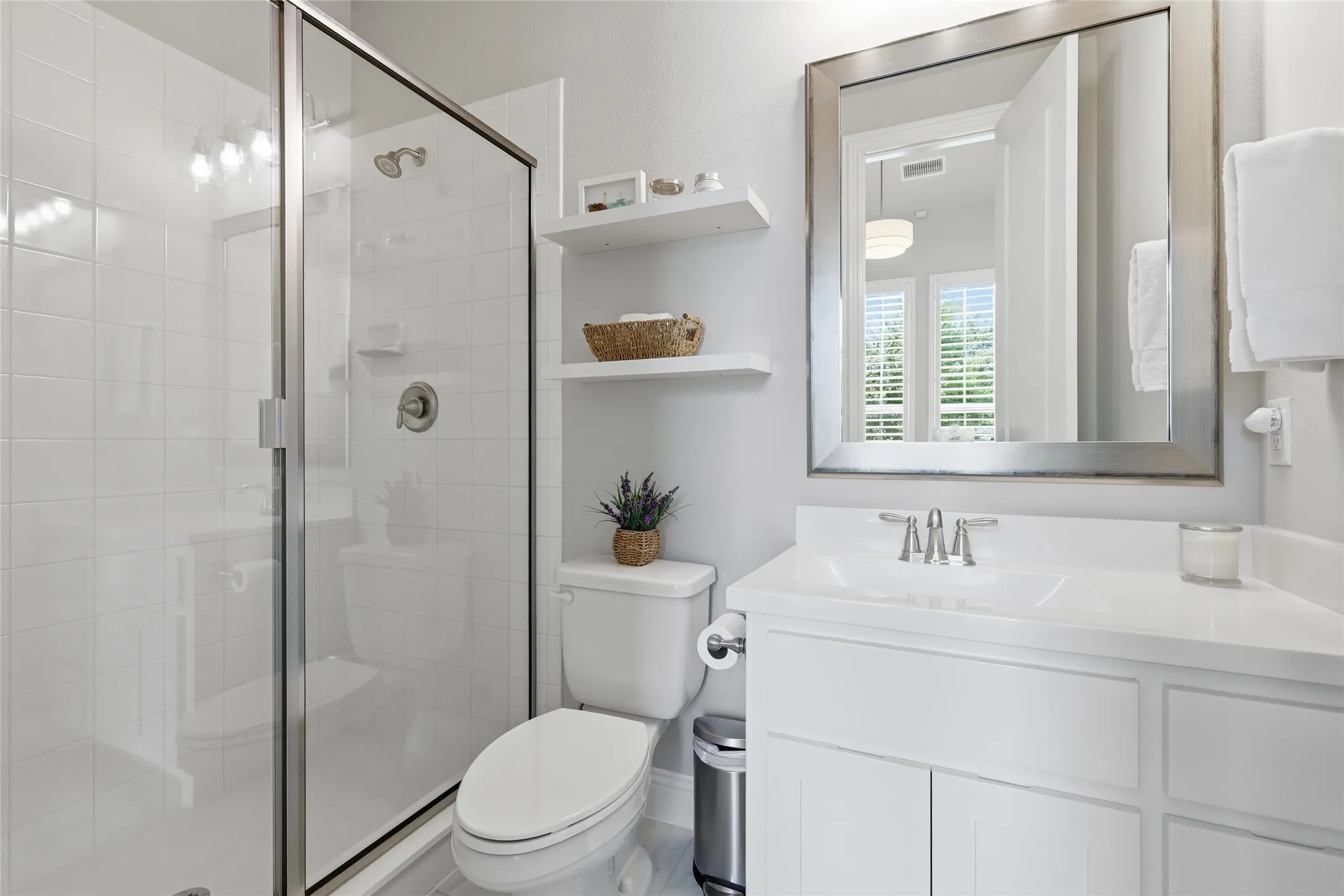 Single Family Residence For Sale in Denton County , 1209 10th Street, Argyle, Texas 76226, 5 Bedroom, 5 Bathroom, 3 Garage spaces, 3,912 Sqft, built in 2020, mls#21404100, Real Estate Agent in Argyle, Homes For Sale in Denton county, Homes For Sale in Argyle, Realtor in Argyle Texas, Real Estate Brokerage Independent Realty Texas, Luminita Cordes Realtor