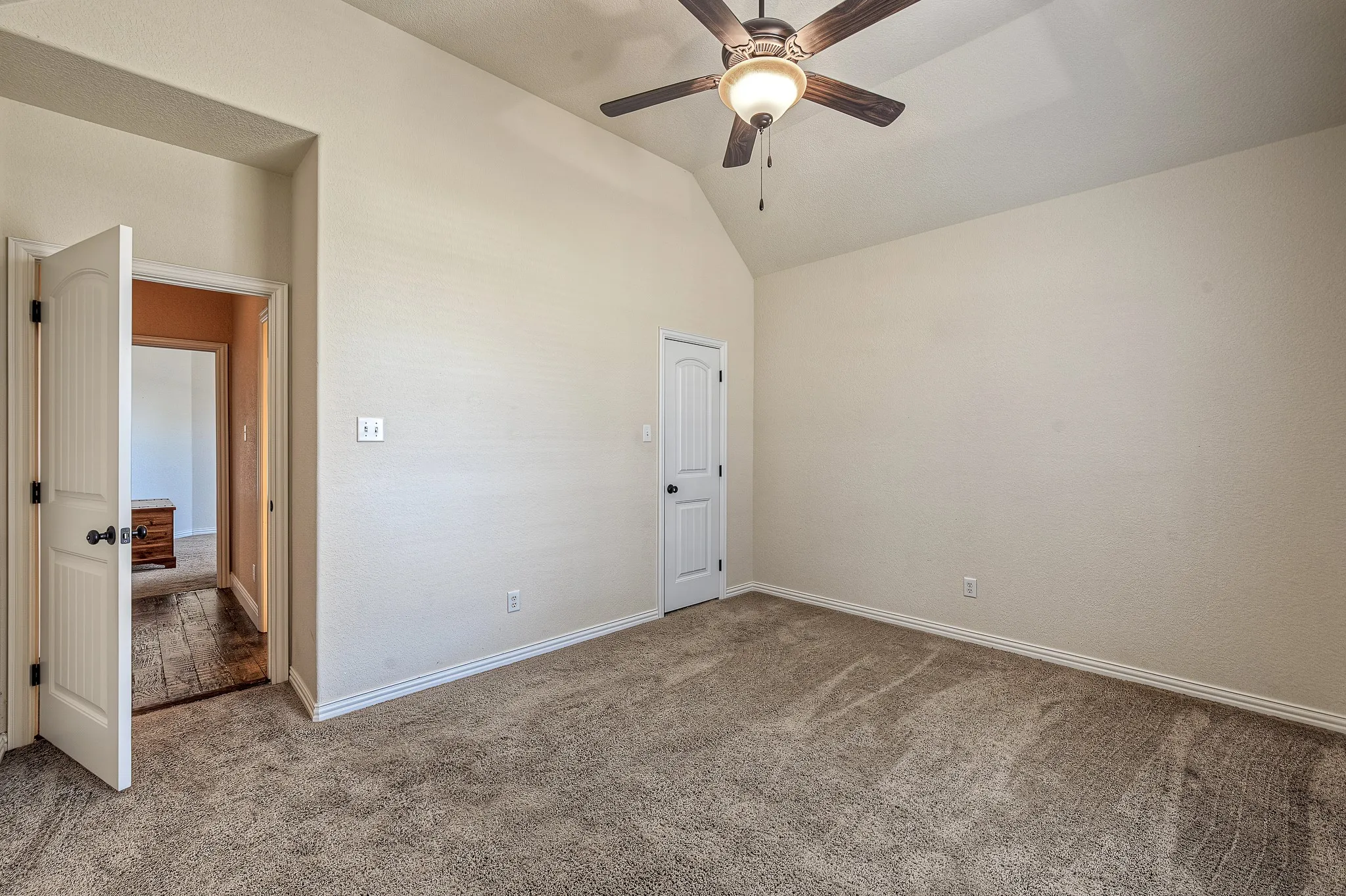 Secondary bedroom