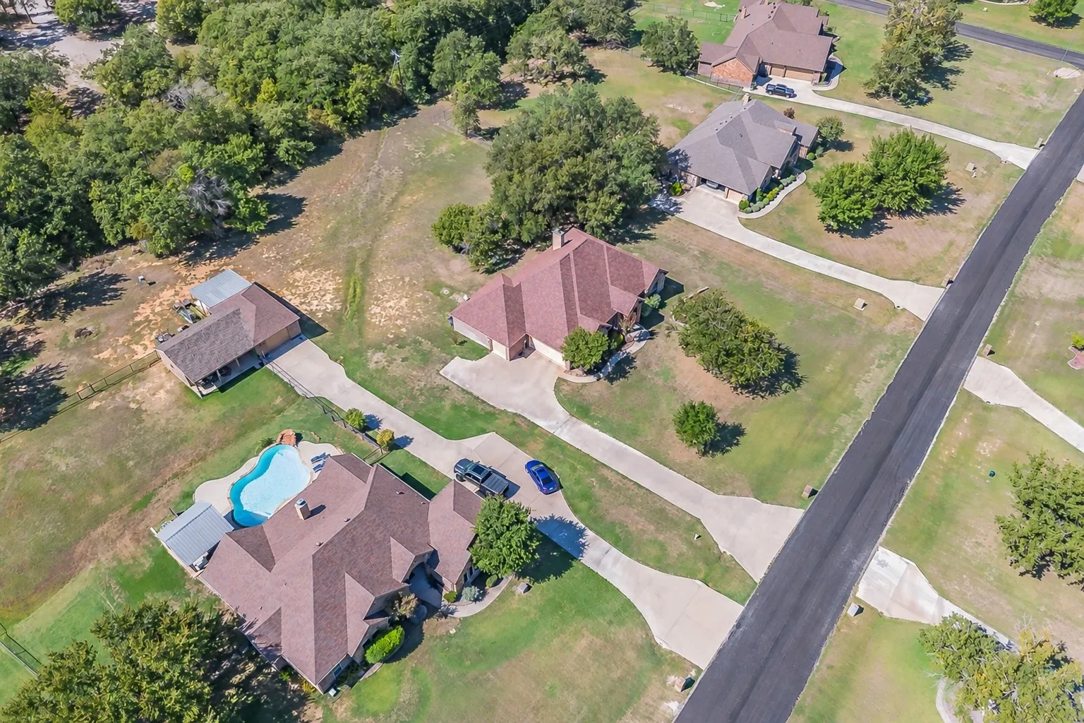 Single Family Residence For Sale in Parker County , 112 Meadow Arbor Drive, Weatherford, Texas 76085, 5 Bedroom, 2 Bathroom, 3 Garage spaces, 2,394 Sqft, built in 2012, mls#21405564, Real Estate Agent in Weatherford, Homes For Sale in Parker county, Homes For Sale in Weatherford, Realtor in Weatherford Texas, Real Estate Brokerage Independent Realty Texas, Luminita Cordes Realtor