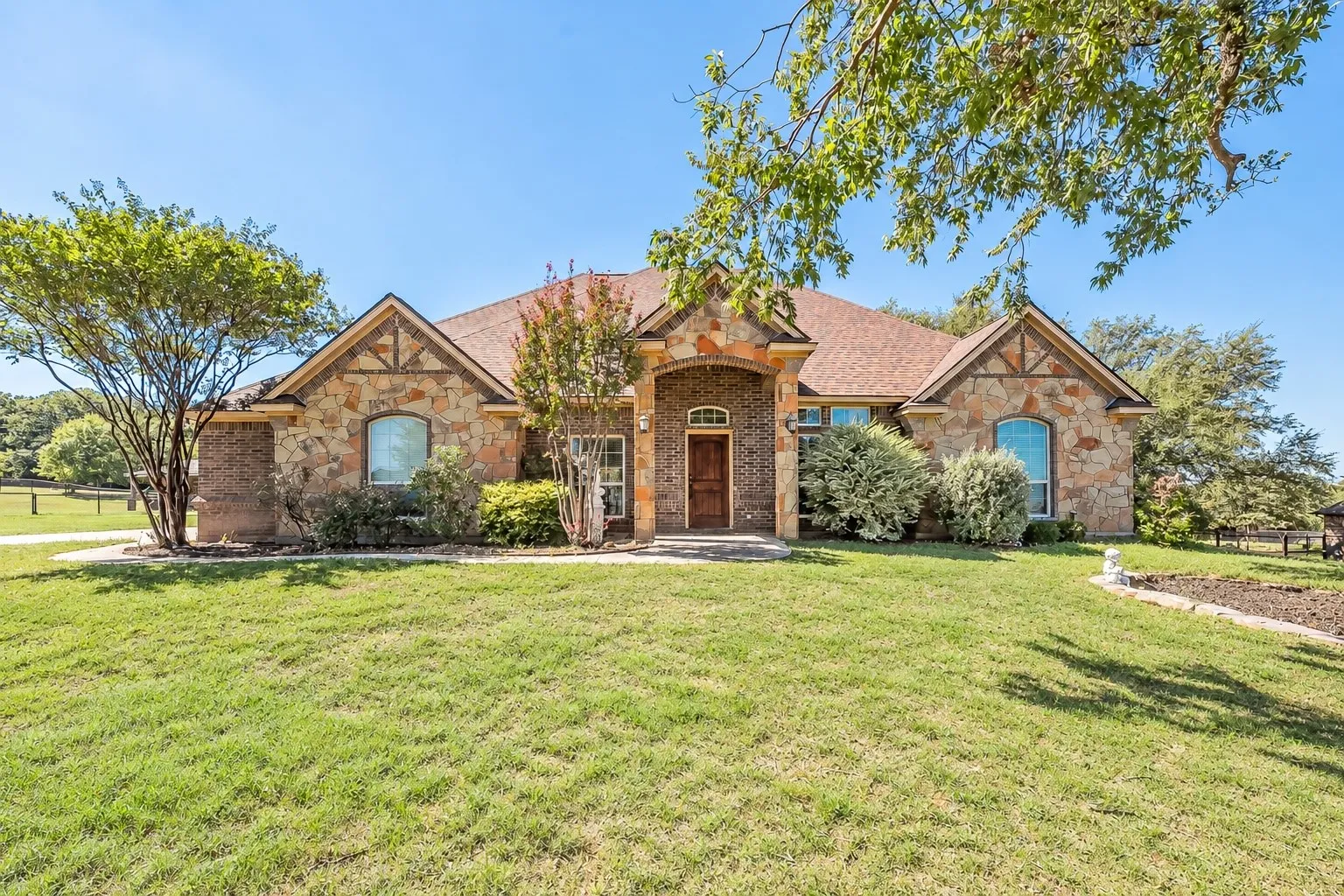 112 Meadow Arbor Drive