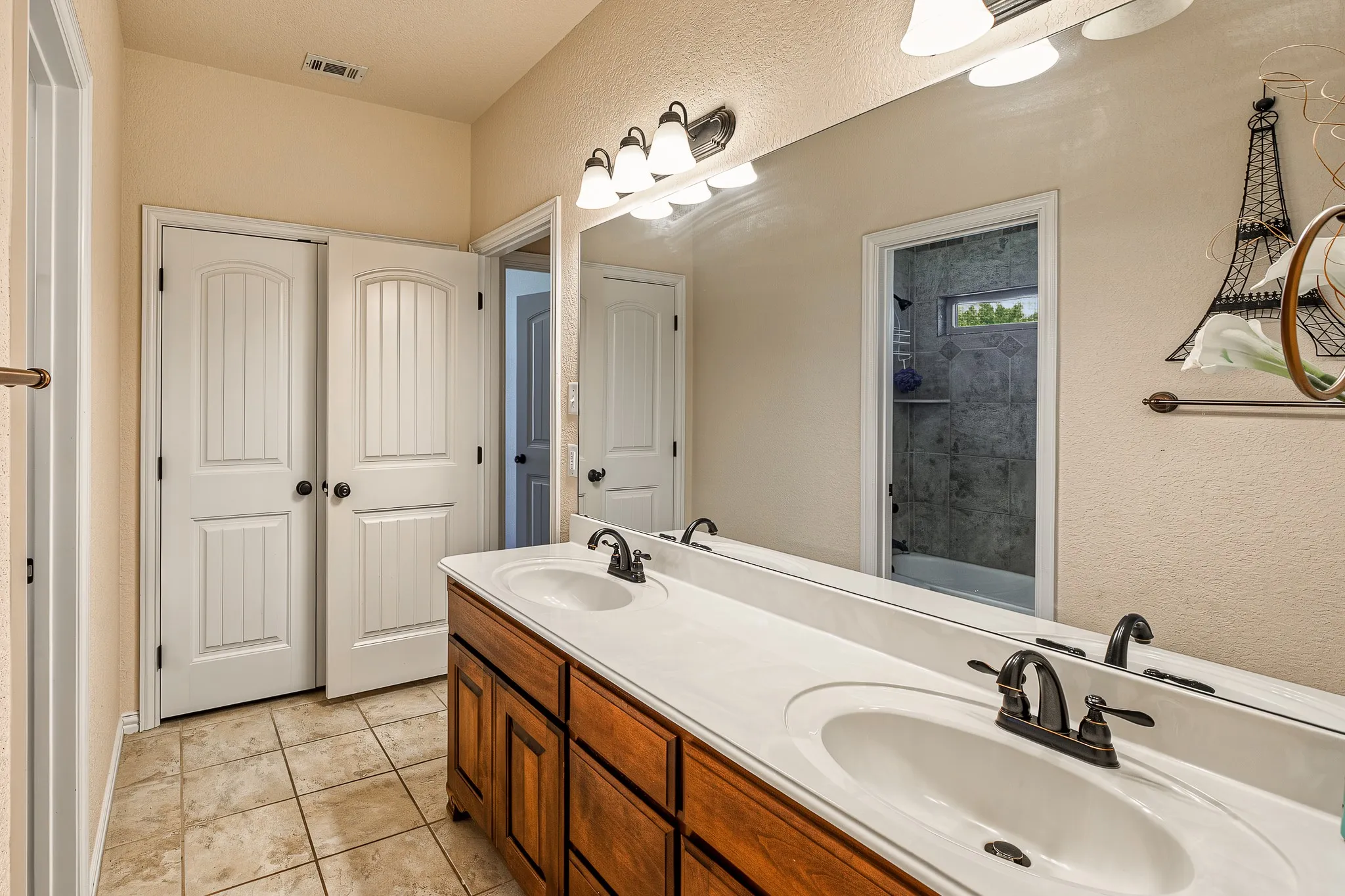 Secondary bathroom
