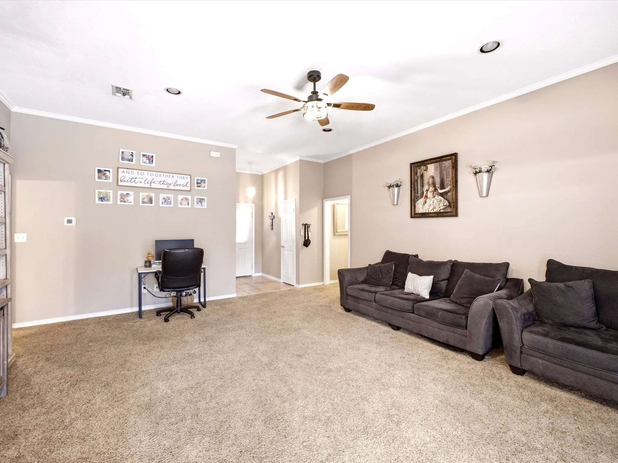 Single Family Residence For Sale in Grayson County , 928 Calder Street, Howe, Texas 75459, 4 Bedroom, 2 Bathroom, 2 Garage spaces, 1,800 Sqft, built in 2001, mls#21405196, Real Estate Agent in Howe, Homes For Sale in Grayson county, Homes For Sale in Howe, Realtor in Howe Texas, Real Estate Brokerage Independent Realty Texas, Luminita Cordes Realtor