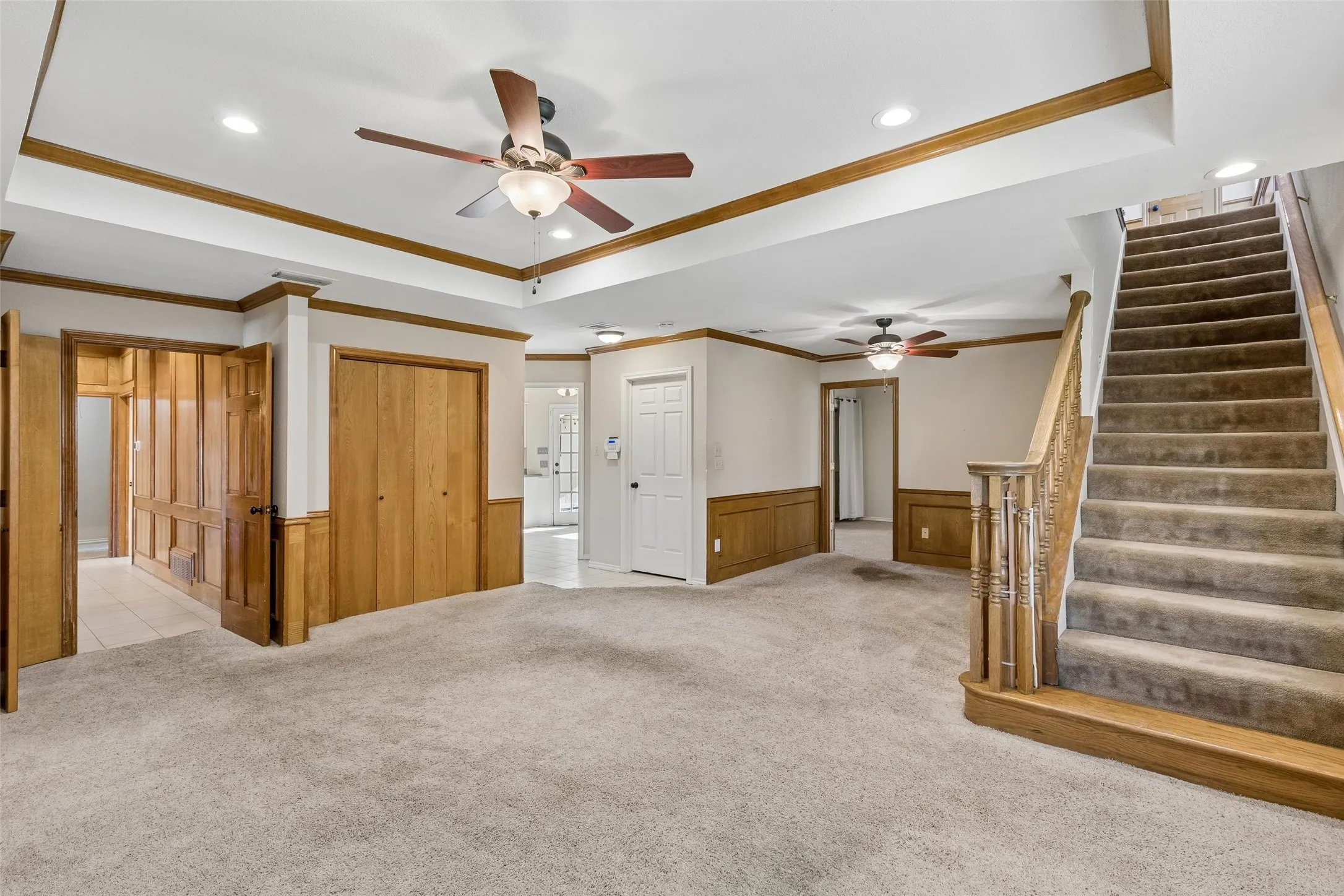 Single Family Residence For Sale in Denton County , 2924 Cambridgeshire Drive, Carrollton, Texas 75007, 5 Bedroom, 4 Bathroom, 2 Garage spaces, 3,676 Sqft, built in 1985, mls#21403498, Real Estate Agent in Carrollton, Homes For Sale in Denton county, Homes For Sale in Carrollton, Realtor in Carrollton Texas, Real Estate Brokerage Independent Realty Texas, Luminita Cordes Realtor