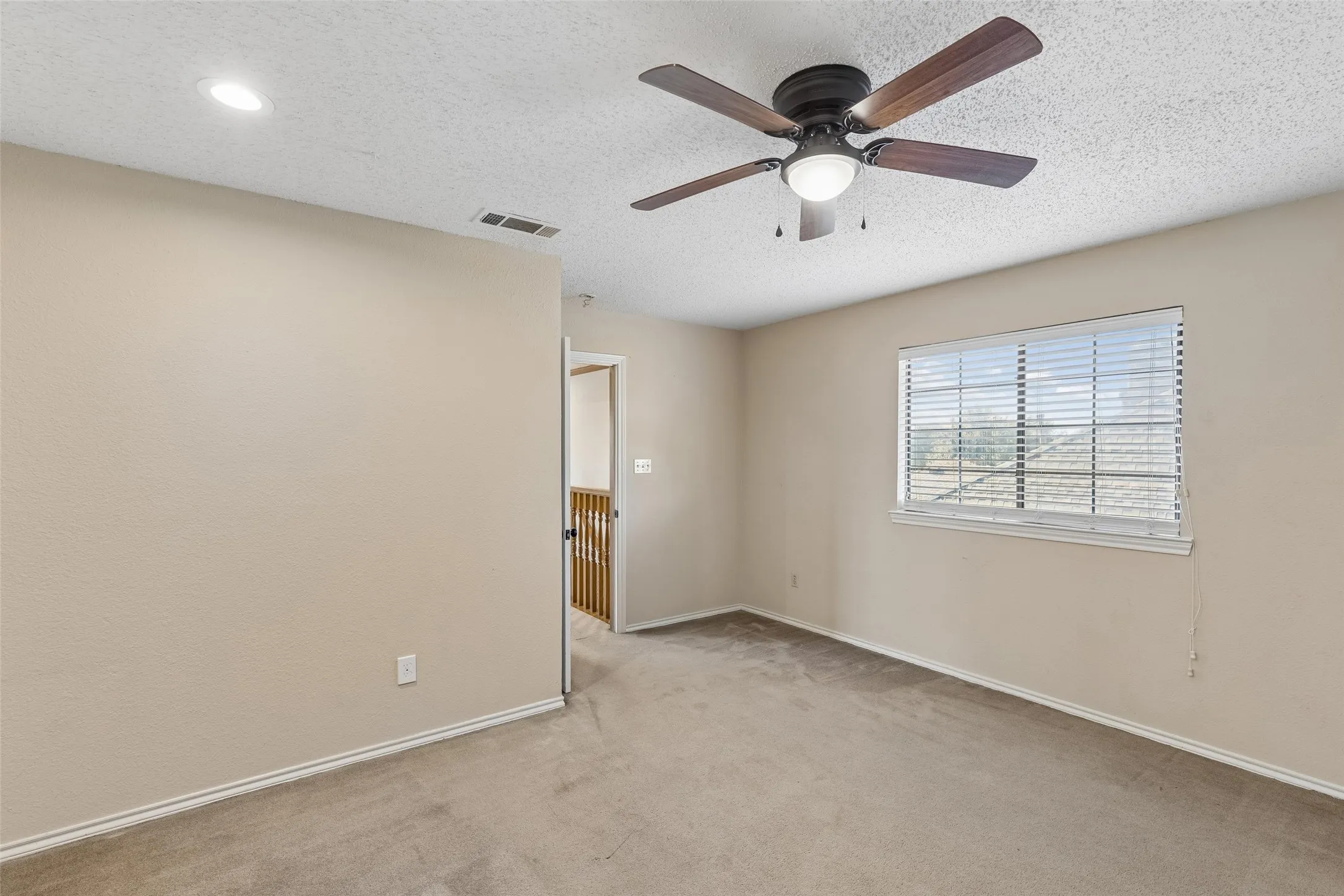 Single Family Residence For Sale in Denton County , 2924 Cambridgeshire Drive, Carrollton, Texas 75007, 5 Bedroom, 4 Bathroom, 2 Garage spaces, 3,676 Sqft, built in 1985, mls#21403498, Real Estate Agent in Carrollton, Homes For Sale in Denton county, Homes For Sale in Carrollton, Realtor in Carrollton Texas, Real Estate Brokerage Independent Realty Texas, Luminita Cordes Realtor