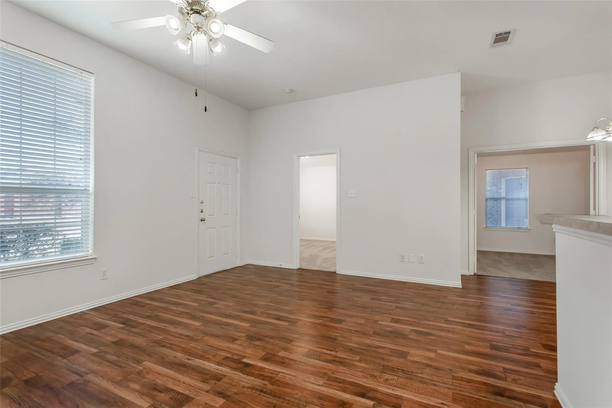 Duplex For Rent in Denton County , 1727 Preston On The Lake Boulevard, Little Elm, Texas 75068, 2 Bedroom, 2 Bathroom, 2 Garage spaces, 1,105 Sqft, built in 2004, mls#21403718, Real Estate Agent in Little Elm, Homes For Rent in Denton county, Homes For Rent in Little Elm, Realtor in Little Elm Texas, Real Estate Brokerage Independent Realty Texas, Luminita Cordes Realtor