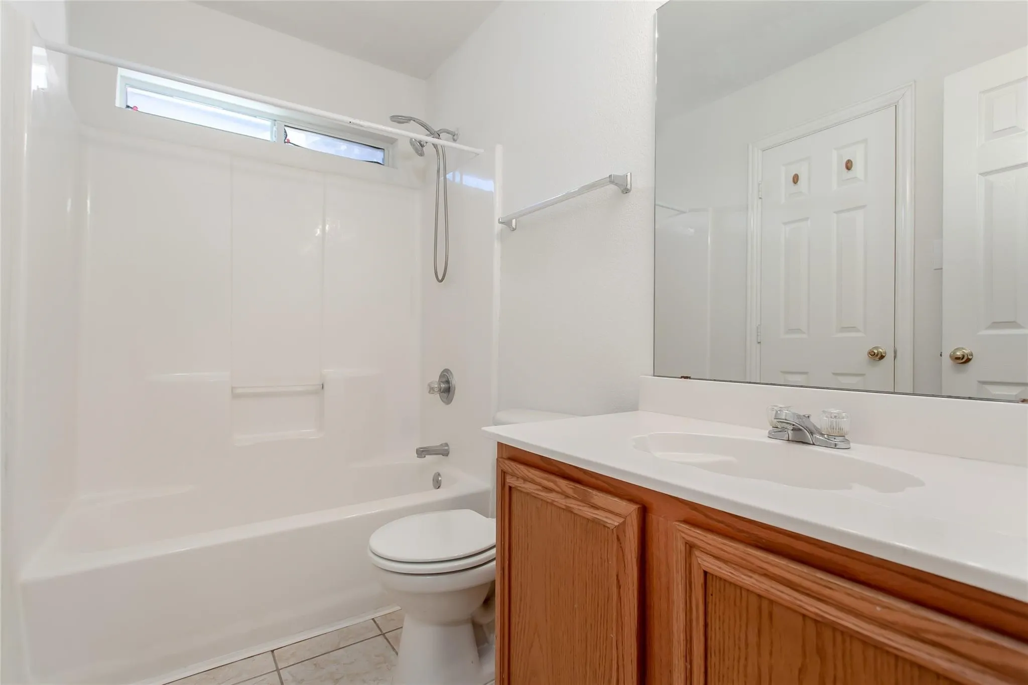 Duplex For Rent in Denton County , 1727 Preston On The Lake Boulevard, Little Elm, Texas 75068, 2 Bedroom, 2 Bathroom, 2 Garage spaces, 1,105 Sqft, built in 2004, mls#21403718, Real Estate Agent in Little Elm, Homes For Rent in Denton county, Homes For Rent in Little Elm, Realtor in Little Elm Texas, Real Estate Brokerage Independent Realty Texas, Luminita Cordes Realtor