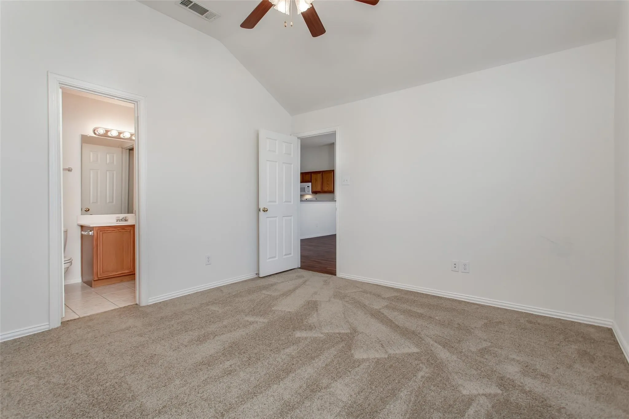 Duplex For Rent in Denton County , 1727 Preston On The Lake Boulevard, Little Elm, Texas 75068, 2 Bedroom, 2 Bathroom, 2 Garage spaces, 1,105 Sqft, built in 2004, mls#21403718, Real Estate Agent in Little Elm, Homes For Rent in Denton county, Homes For Rent in Little Elm, Realtor in Little Elm Texas, Real Estate Brokerage Independent Realty Texas, Luminita Cordes Realtor