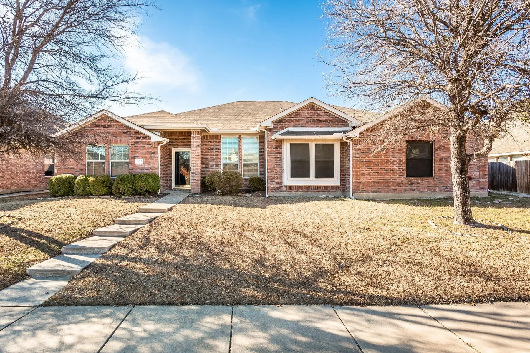 Duplex For Rent in Denton County , 1727 Preston On The Lake Boulevard, Little Elm, Texas 75068, 2 Bedroom, 2 Bathroom, 2 Garage spaces, 1,105 Sqft, built in 2004, mls#21403718, Real Estate Agent in Little Elm, Homes For Rent in Denton county, Homes For Rent in Little Elm, Realtor in Little Elm Texas, Real Estate Brokerage Independent Realty Texas, Luminita Cordes Realtor