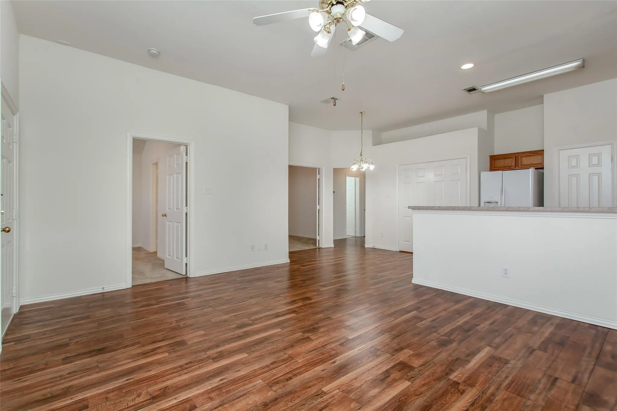 Duplex For Rent in Denton County , 1727 Preston On The Lake Boulevard, Little Elm, Texas 75068, 2 Bedroom, 2 Bathroom, 2 Garage spaces, 1,105 Sqft, built in 2004, mls#21403718, Real Estate Agent in Little Elm, Homes For Rent in Denton county, Homes For Rent in Little Elm, Realtor in Little Elm Texas, Real Estate Brokerage Independent Realty Texas, Luminita Cordes Realtor
