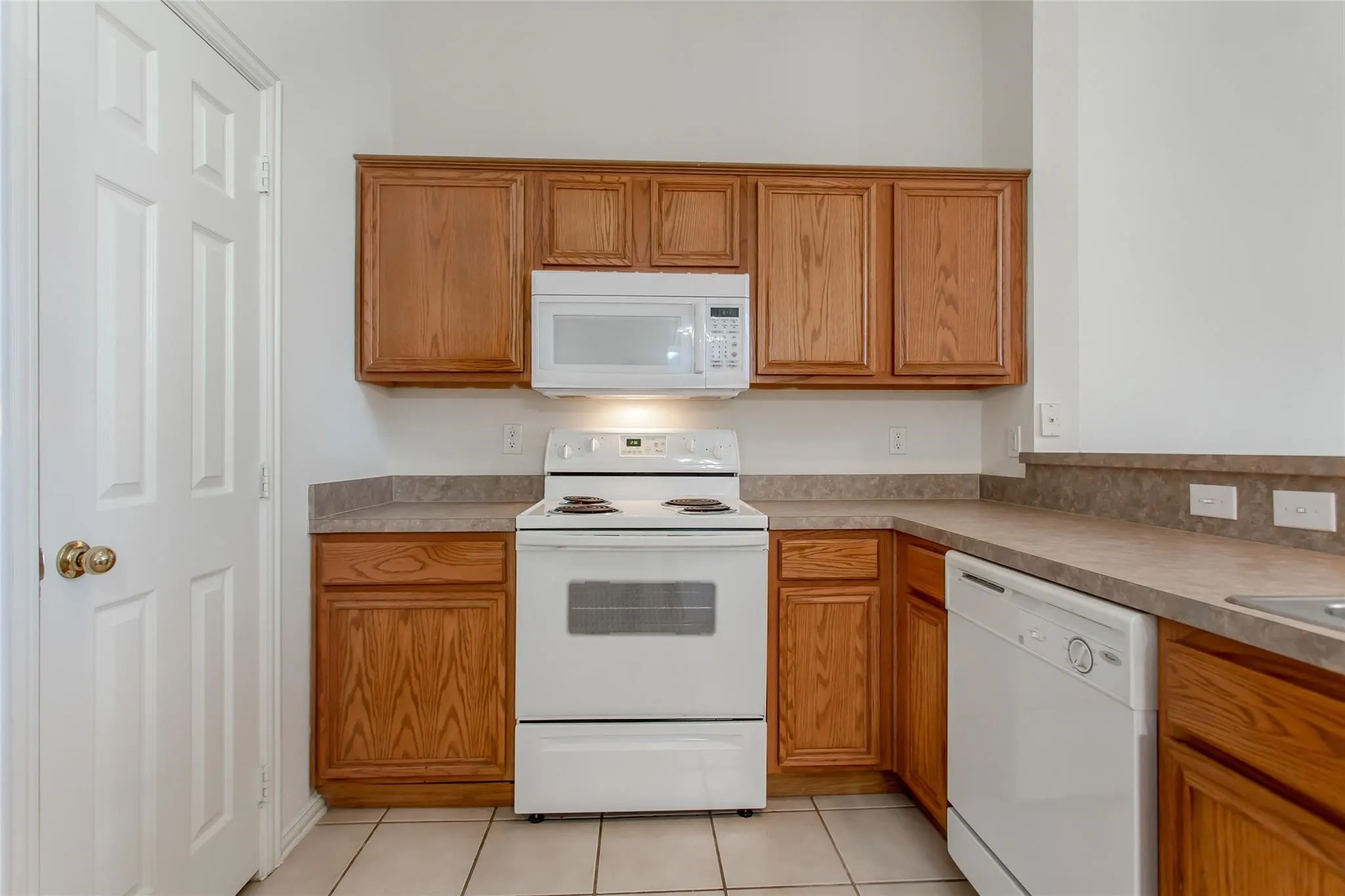 Duplex For Rent in Denton County , 1727 Preston On The Lake Boulevard, Little Elm, Texas 75068, 2 Bedroom, 2 Bathroom, 2 Garage spaces, 1,105 Sqft, built in 2004, mls#21403718, Real Estate Agent in Little Elm, Homes For Rent in Denton county, Homes For Rent in Little Elm, Realtor in Little Elm Texas, Real Estate Brokerage Independent Realty Texas, Luminita Cordes Realtor