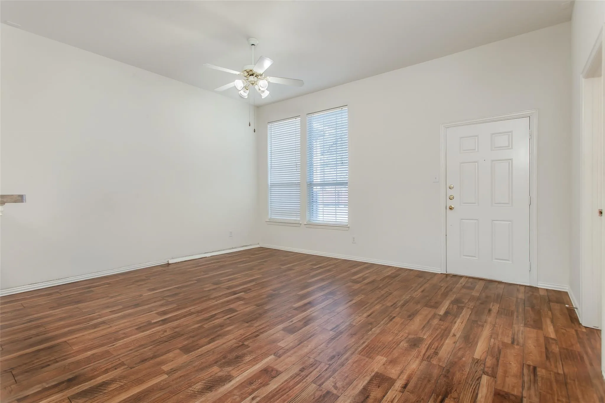 Duplex For Rent in Denton County , 1727 Preston On The Lake Boulevard, Little Elm, Texas 75068, 2 Bedroom, 2 Bathroom, 2 Garage spaces, 1,105 Sqft, built in 2004, mls#21403718, Real Estate Agent in Little Elm, Homes For Rent in Denton county, Homes For Rent in Little Elm, Realtor in Little Elm Texas, Real Estate Brokerage Independent Realty Texas, Luminita Cordes Realtor