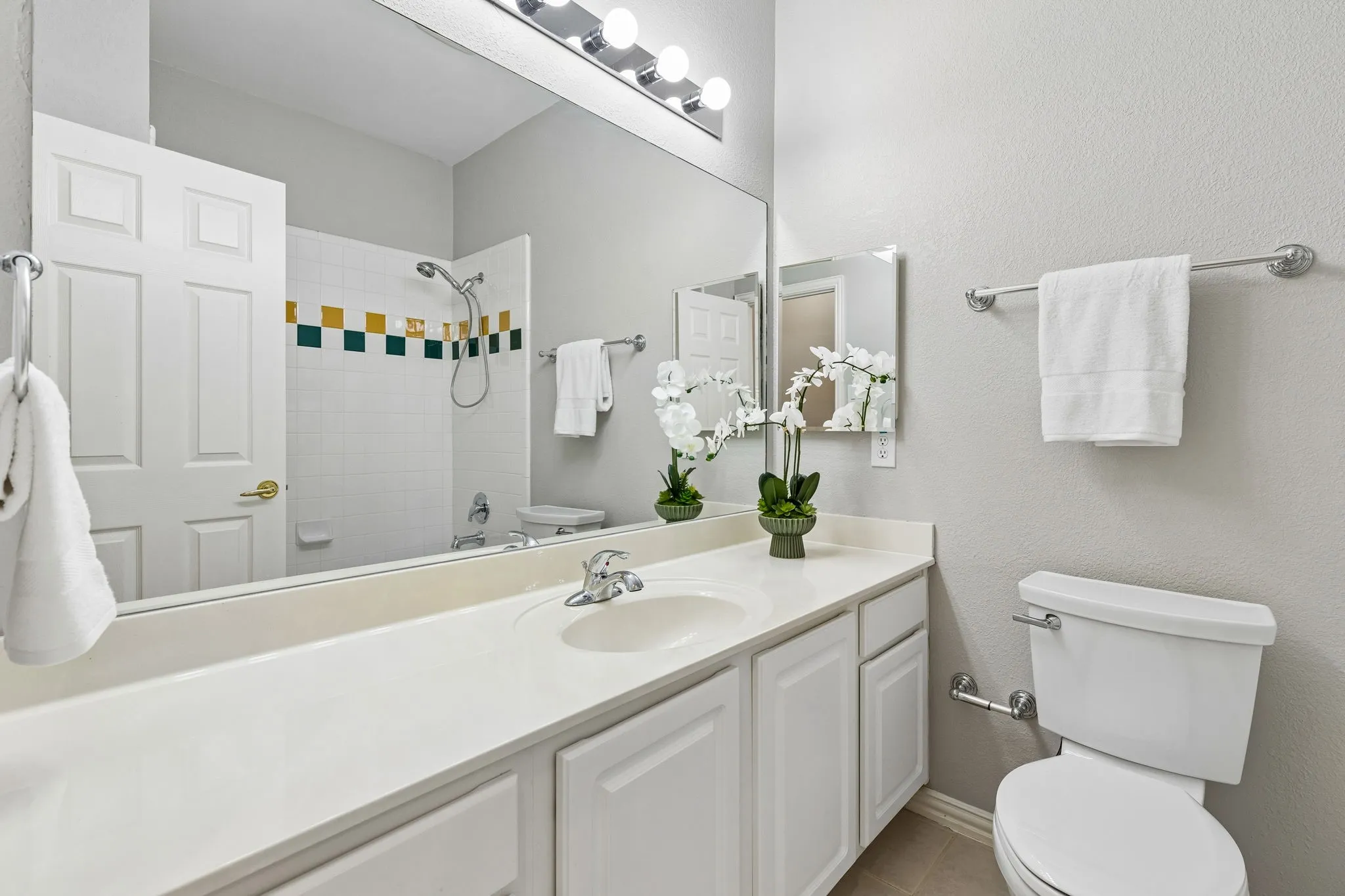 Secondary bathroom