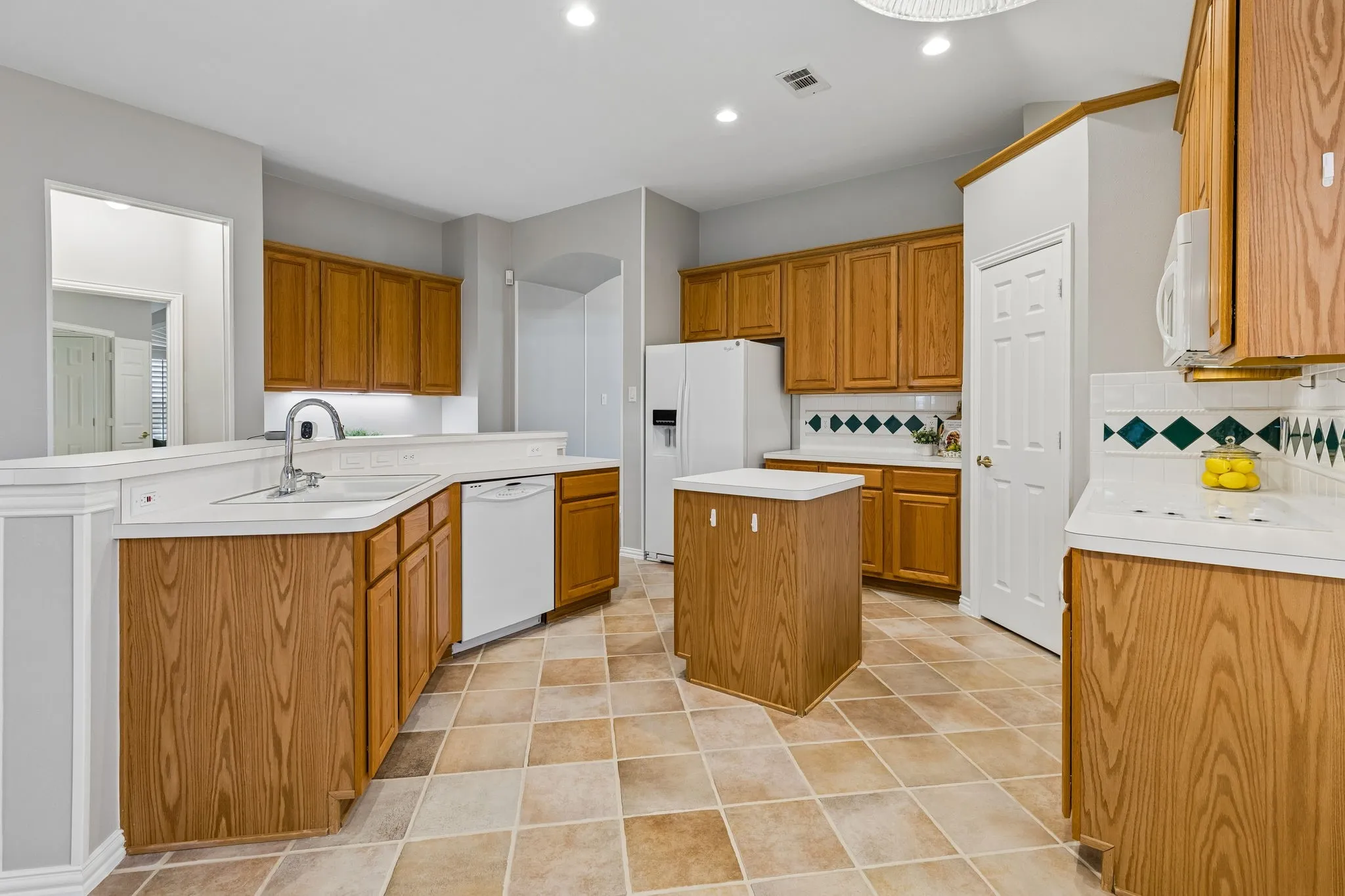 Kitchen fridge is negotiable