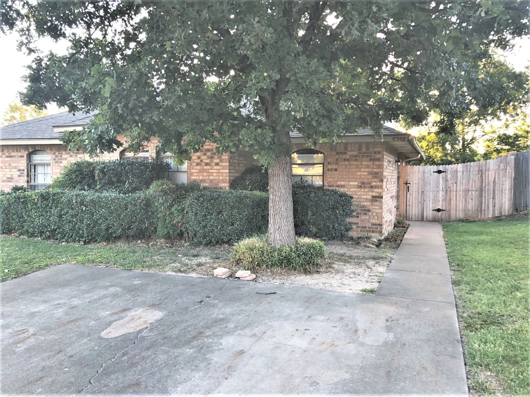 Duplex For Rent in Collin County , 9792 Windy Ridge Road, Frisco, Texas 75033, 3 Bedroom, 2 Bathroom, Garage spaces, 1,262 Sqft, built in 1983, mls#21405565, Real Estate Agent in Frisco, Homes For Rent in Collin county, Homes For Rent in Frisco, Realtor in Frisco Texas, Real Estate Brokerage Independent Realty Texas, Luminita Cordes Realtor