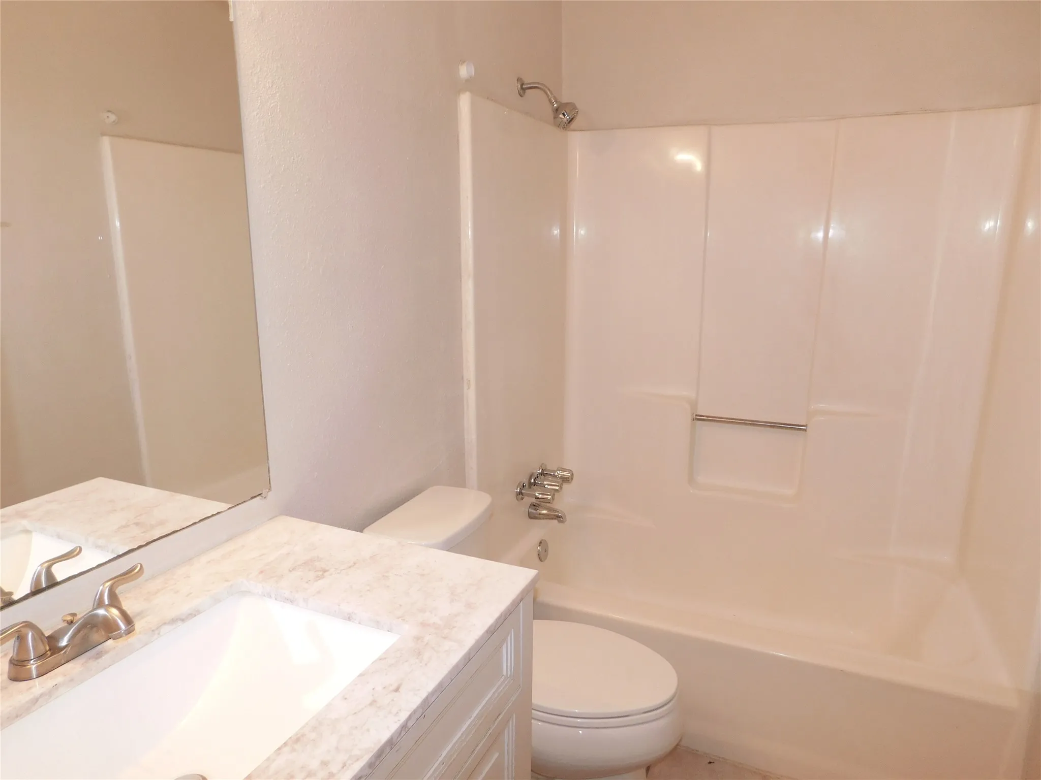 Duplex For Rent in Collin County , 9792 Windy Ridge Road, Frisco, Texas 75033, 3 Bedroom, 2 Bathroom, Garage spaces, 1,262 Sqft, built in 1983, mls#21405565, Real Estate Agent in Frisco, Homes For Rent in Collin county, Homes For Rent in Frisco, Realtor in Frisco Texas, Real Estate Brokerage Independent Realty Texas, Luminita Cordes Realtor