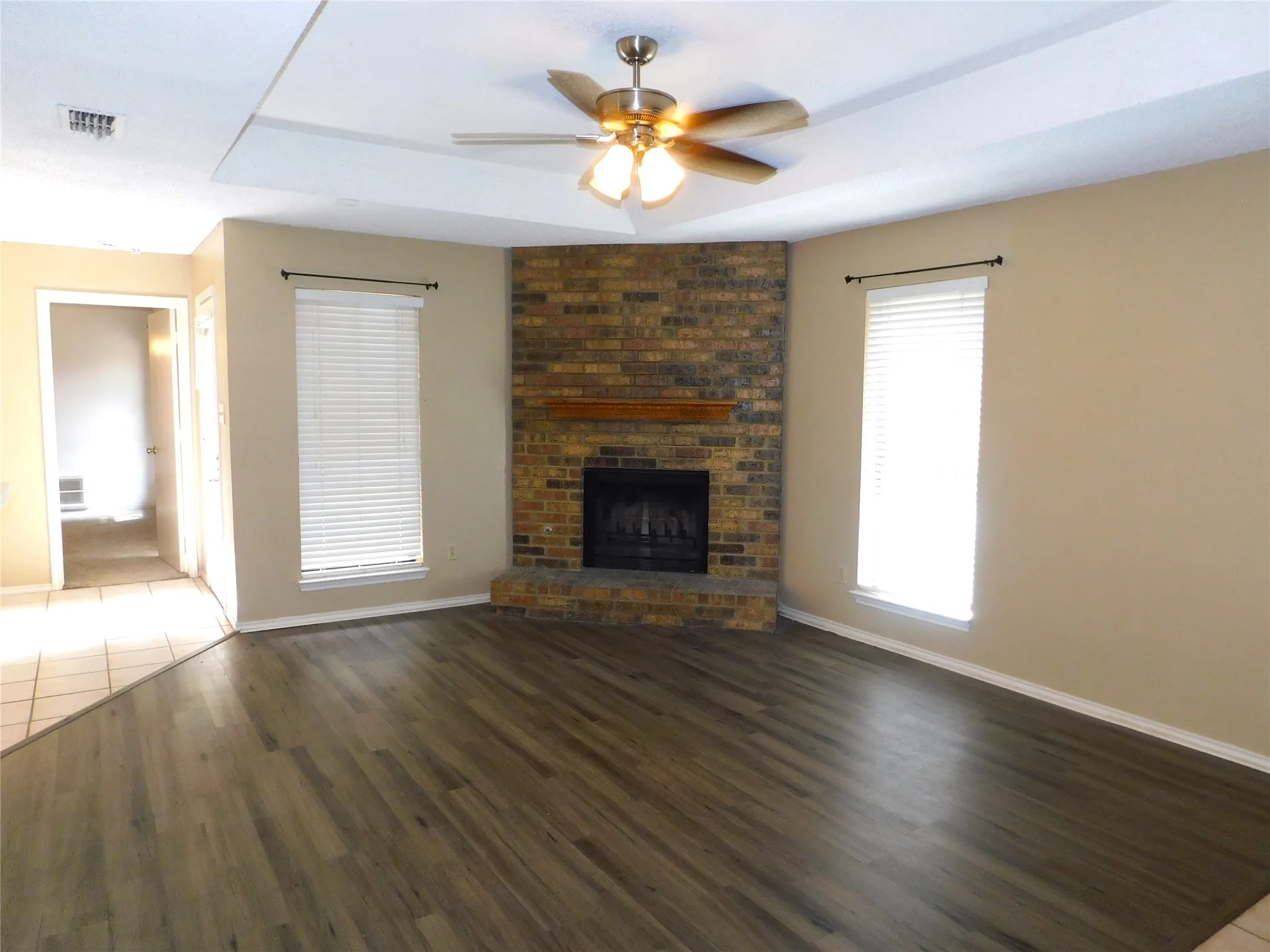 Duplex For Rent in Collin County , 9792 Windy Ridge Road, Frisco, Texas 75033, 3 Bedroom, 2 Bathroom, Garage spaces, 1,262 Sqft, built in 1983, mls#21405565, Real Estate Agent in Frisco, Homes For Rent in Collin county, Homes For Rent in Frisco, Realtor in Frisco Texas, Real Estate Brokerage Independent Realty Texas, Luminita Cordes Realtor