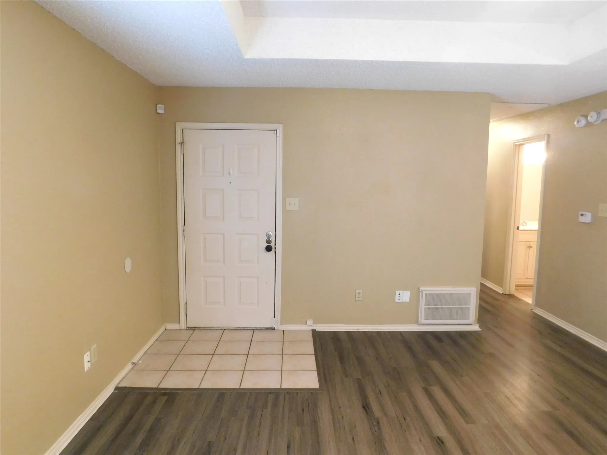 Duplex For Rent in Collin County , 9792 Windy Ridge Road, Frisco, Texas 75033, 3 Bedroom, 2 Bathroom, Garage spaces, 1,262 Sqft, built in 1983, mls#21405565, Real Estate Agent in Frisco, Homes For Rent in Collin county, Homes For Rent in Frisco, Realtor in Frisco Texas, Real Estate Brokerage Independent Realty Texas, Luminita Cordes Realtor