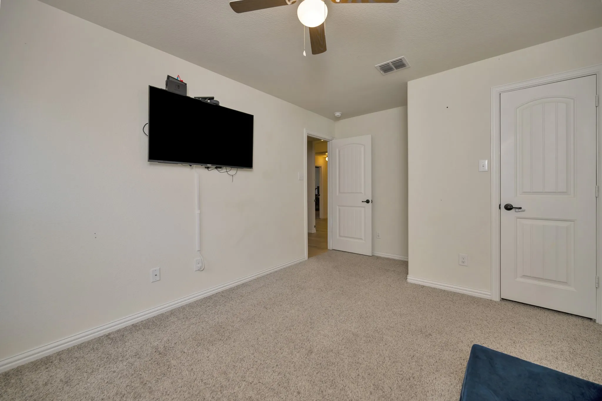 Single Family Residence For Sale in Tarrant County , 8457 Sweet Flag Lane, Fort Worth, Texas 76123, 4 Bedroom, 3 Bathroom, 2 Garage spaces, 2,250 Sqft, built in 2018, mls#21397790, Real Estate Agent in Fort Worth, Homes For Sale in Tarrant county, Homes For Sale in Fort Worth, Realtor in Fort Worth Texas, Real Estate Brokerage Independent Realty Texas, Luminita Cordes Realtor