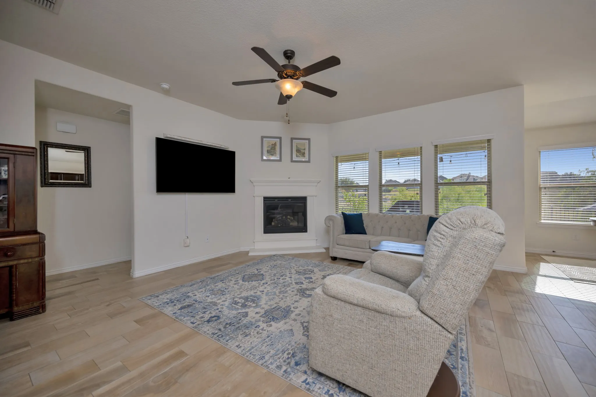 Single Family Residence For Sale in Tarrant County , 8457 Sweet Flag Lane, Fort Worth, Texas 76123, 4 Bedroom, 3 Bathroom, 2 Garage spaces, 2,250 Sqft, built in 2018, mls#21397790, Real Estate Agent in Fort Worth, Homes For Sale in Tarrant county, Homes For Sale in Fort Worth, Realtor in Fort Worth Texas, Real Estate Brokerage Independent Realty Texas, Luminita Cordes Realtor