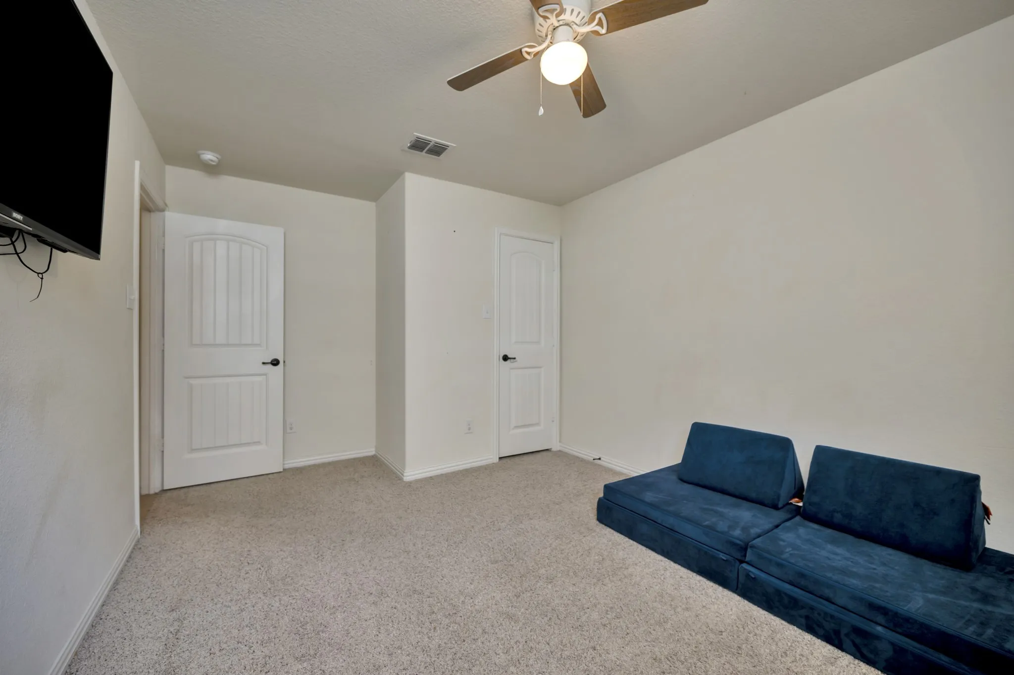 Single Family Residence For Sale in Tarrant County , 8457 Sweet Flag Lane, Fort Worth, Texas 76123, 4 Bedroom, 3 Bathroom, 2 Garage spaces, 2,250 Sqft, built in 2018, mls#21397790, Real Estate Agent in Fort Worth, Homes For Sale in Tarrant county, Homes For Sale in Fort Worth, Realtor in Fort Worth Texas, Real Estate Brokerage Independent Realty Texas, Luminita Cordes Realtor