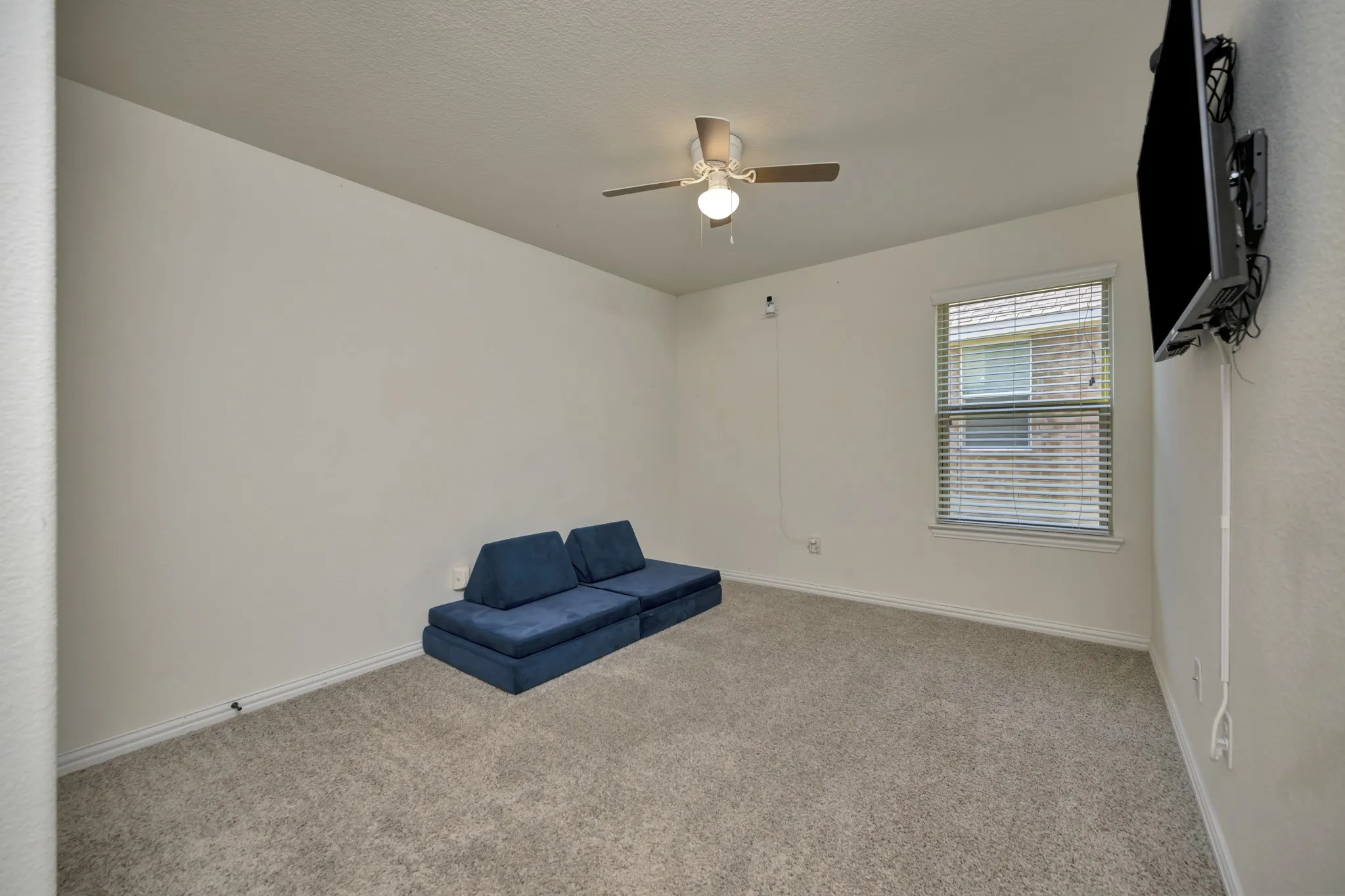Single Family Residence For Sale in Tarrant County , 8457 Sweet Flag Lane, Fort Worth, Texas 76123, 4 Bedroom, 3 Bathroom, 2 Garage spaces, 2,250 Sqft, built in 2018, mls#21397790, Real Estate Agent in Fort Worth, Homes For Sale in Tarrant county, Homes For Sale in Fort Worth, Realtor in Fort Worth Texas, Real Estate Brokerage Independent Realty Texas, Luminita Cordes Realtor