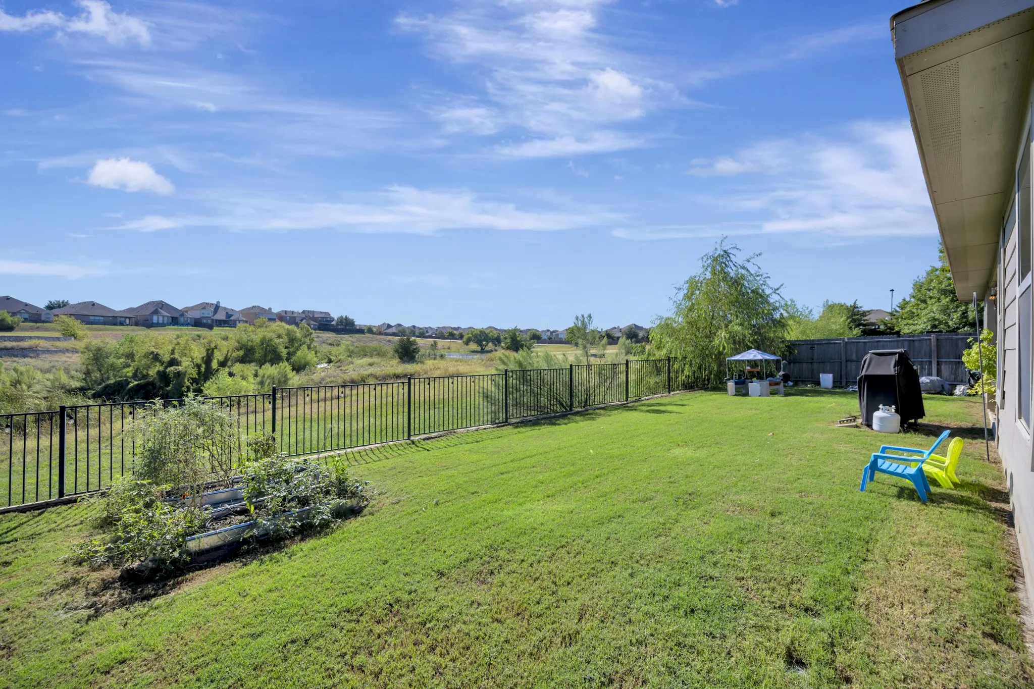 Single Family Residence For Sale in Tarrant County , 8457 Sweet Flag Lane, Fort Worth, Texas 76123, 4 Bedroom, 3 Bathroom, 2 Garage spaces, 2,250 Sqft, built in 2018, mls#21397790, Real Estate Agent in Fort Worth, Homes For Sale in Tarrant county, Homes For Sale in Fort Worth, Realtor in Fort Worth Texas, Real Estate Brokerage Independent Realty Texas, Luminita Cordes Realtor