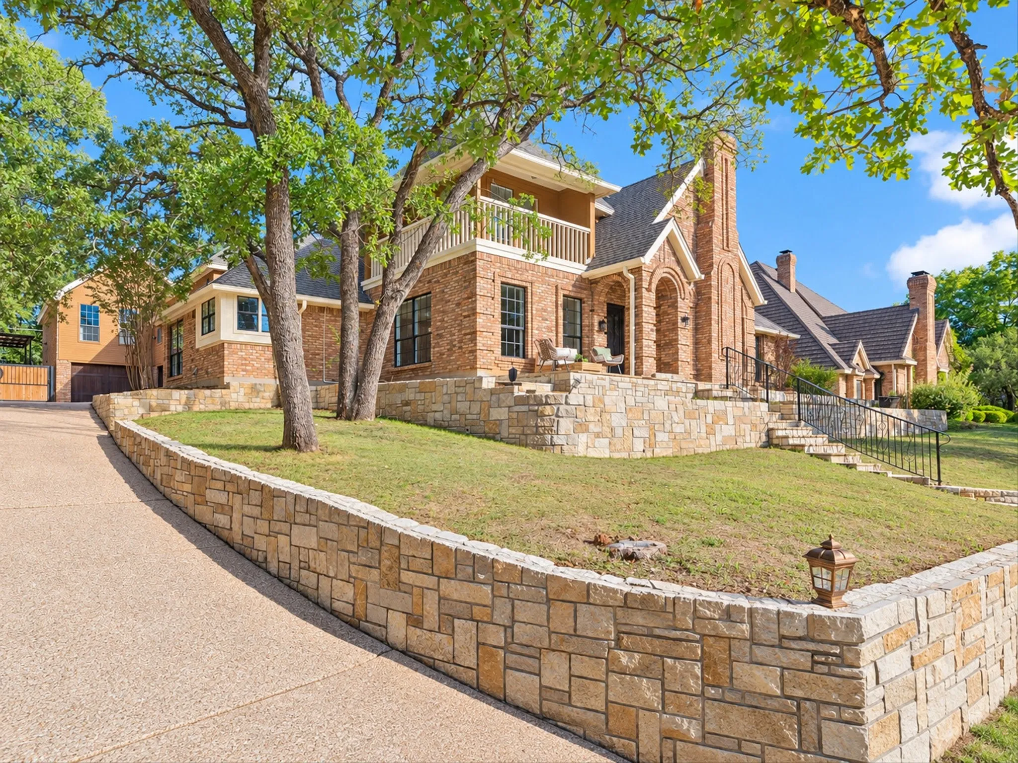 Single Family Residence For Sale in Tarrant County , 3509 Brentwood Drive, Colleyville, Texas 76034, 5 Bedroom, 5 Bathroom, 3 Garage spaces, 5,226 Sqft, built in 1983, mls#21367786, Real Estate Agent in Colleyville, Homes For Sale in Tarrant county, Homes For Sale in Colleyville, Realtor in Colleyville Texas, Real Estate Brokerage Independent Realty Texas, Luminita Cordes Realtor
