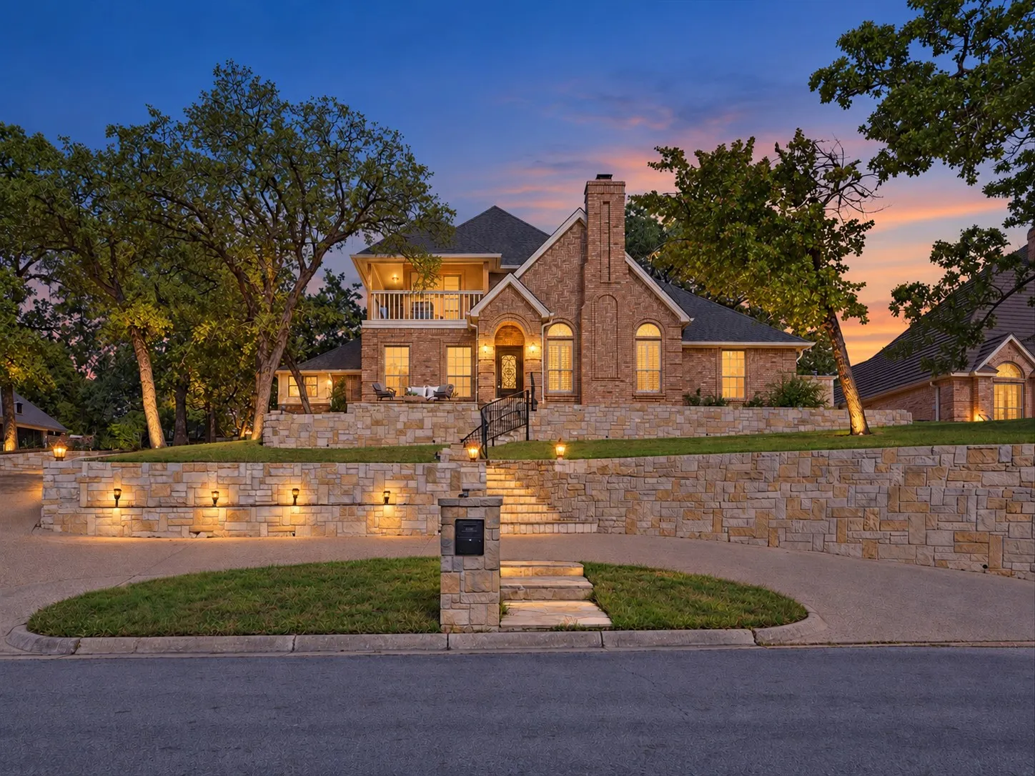Single Family Residence For Sale in Tarrant County , 3509 Brentwood Drive, Colleyville, Texas 76034, 5 Bedroom, 5 Bathroom, 3 Garage spaces, 5,226 Sqft, built in 1983, mls#21367786, Real Estate Agent in Colleyville, Homes For Sale in Tarrant county, Homes For Sale in Colleyville, Realtor in Colleyville Texas, Real Estate Brokerage Independent Realty Texas, Luminita Cordes Realtor