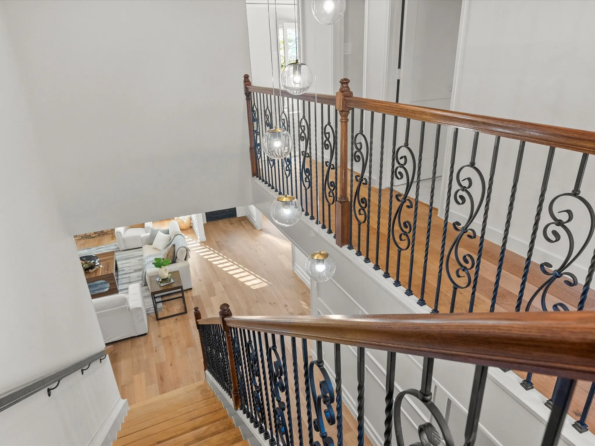 Single Family Residence For Sale in Tarrant County , 3509 Brentwood Drive, Colleyville, Texas 76034, 5 Bedroom, 5 Bathroom, 3 Garage spaces, 5,226 Sqft, built in 1983, mls#21367786, Real Estate Agent in Colleyville, Homes For Sale in Tarrant county, Homes For Sale in Colleyville, Realtor in Colleyville Texas, Real Estate Brokerage Independent Realty Texas, Luminita Cordes Realtor