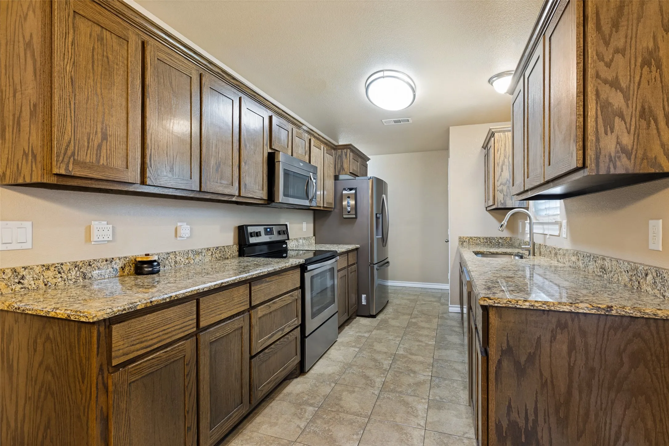 Single Family Residence For Rent in Tarrant County , 625 Park Center Boulevard, Saginaw, Texas 76179, 3 Bedroom, 2 Bathroom, 2 Garage spaces, 1,509 Sqft, built in 1980, mls#21405580, Real Estate Agent in Saginaw, Homes For Rent in Tarrant county, Homes For Rent in Saginaw, Realtor in Saginaw Texas, Real Estate Brokerage Independent Realty Texas, Luminita Cordes Realtor