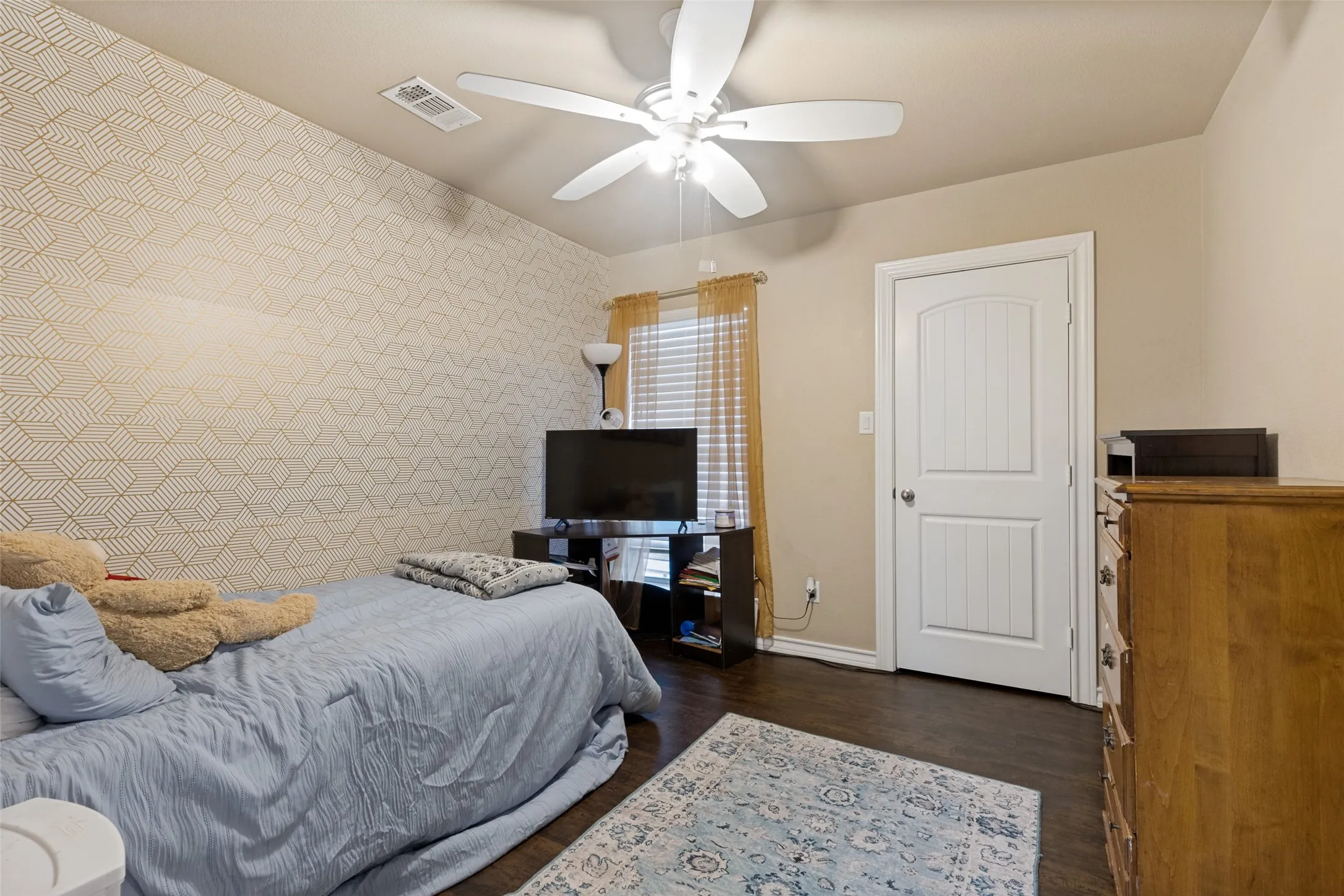 Single Family Residence For Rent in Tarrant County , 625 Park Center Boulevard, Saginaw, Texas 76179, 3 Bedroom, 2 Bathroom, 2 Garage spaces, 1,509 Sqft, built in 1980, mls#21405580, Real Estate Agent in Saginaw, Homes For Rent in Tarrant county, Homes For Rent in Saginaw, Realtor in Saginaw Texas, Real Estate Brokerage Independent Realty Texas, Luminita Cordes Realtor