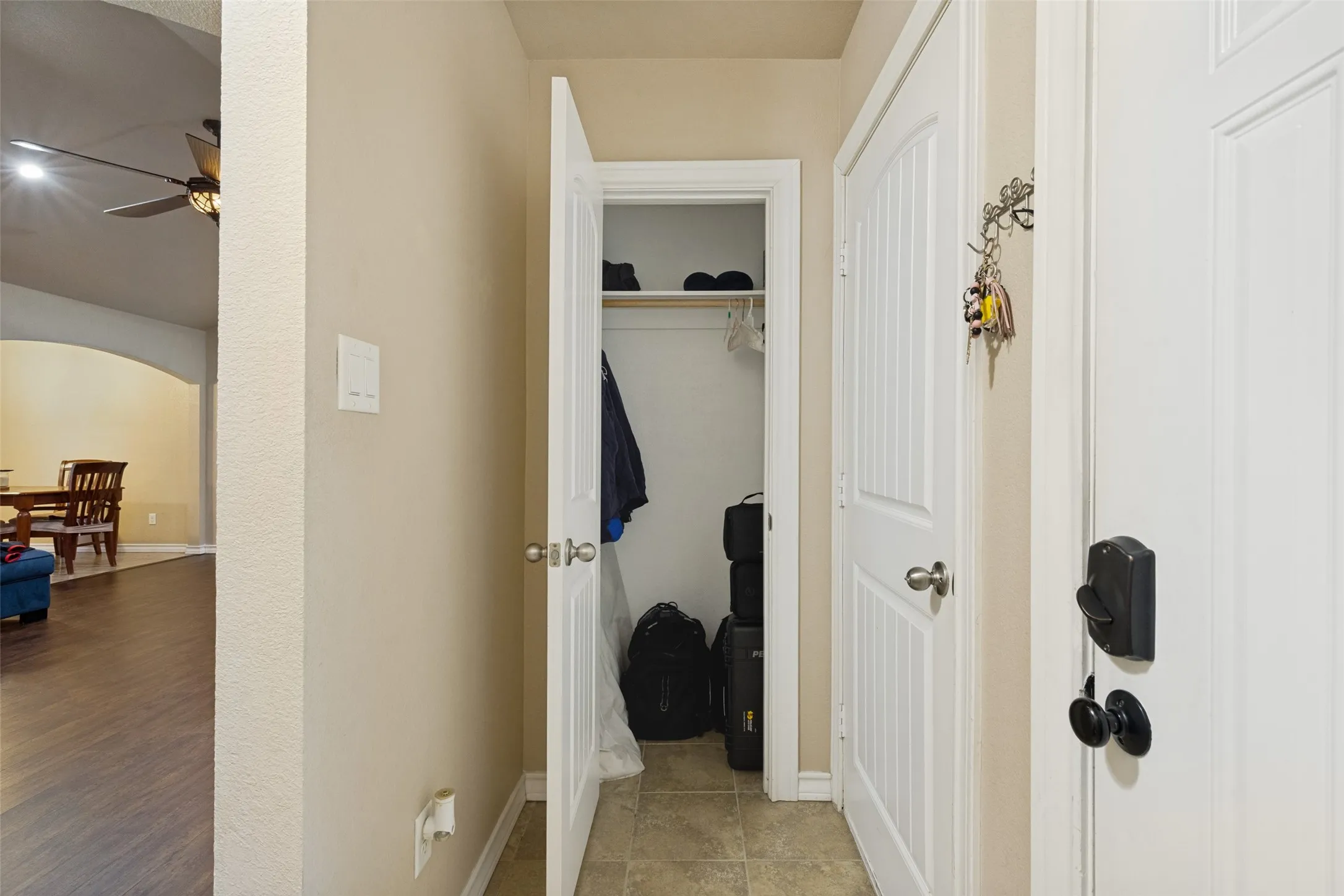 Single Family Residence For Rent in Tarrant County , 625 Park Center Boulevard, Saginaw, Texas 76179, 3 Bedroom, 2 Bathroom, 2 Garage spaces, 1,509 Sqft, built in 1980, mls#21405580, Real Estate Agent in Saginaw, Homes For Rent in Tarrant county, Homes For Rent in Saginaw, Realtor in Saginaw Texas, Real Estate Brokerage Independent Realty Texas, Luminita Cordes Realtor