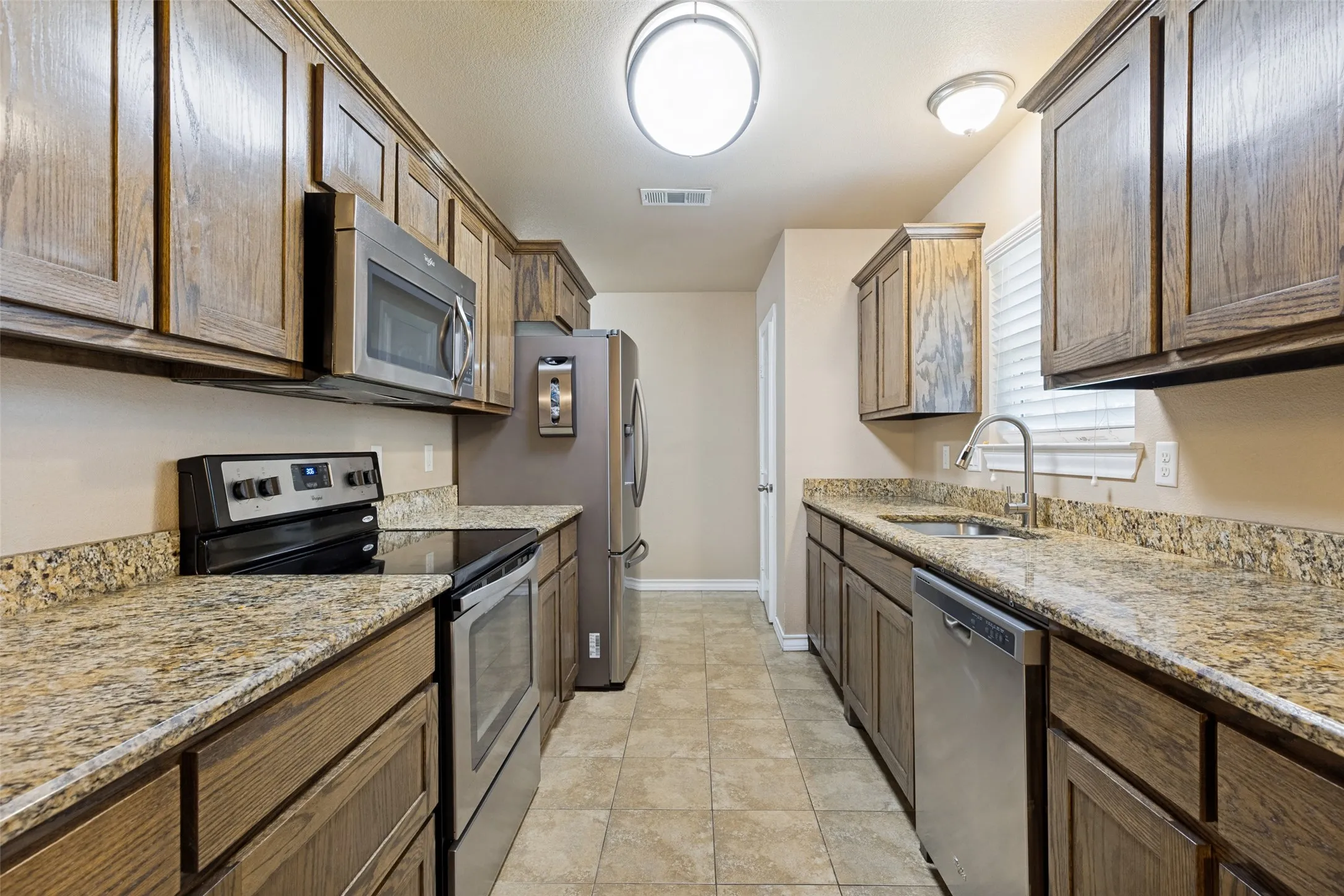 Single Family Residence For Rent in Tarrant County , 625 Park Center Boulevard, Saginaw, Texas 76179, 3 Bedroom, 2 Bathroom, 2 Garage spaces, 1,509 Sqft, built in 1980, mls#21405580, Real Estate Agent in Saginaw, Homes For Rent in Tarrant county, Homes For Rent in Saginaw, Realtor in Saginaw Texas, Real Estate Brokerage Independent Realty Texas, Luminita Cordes Realtor