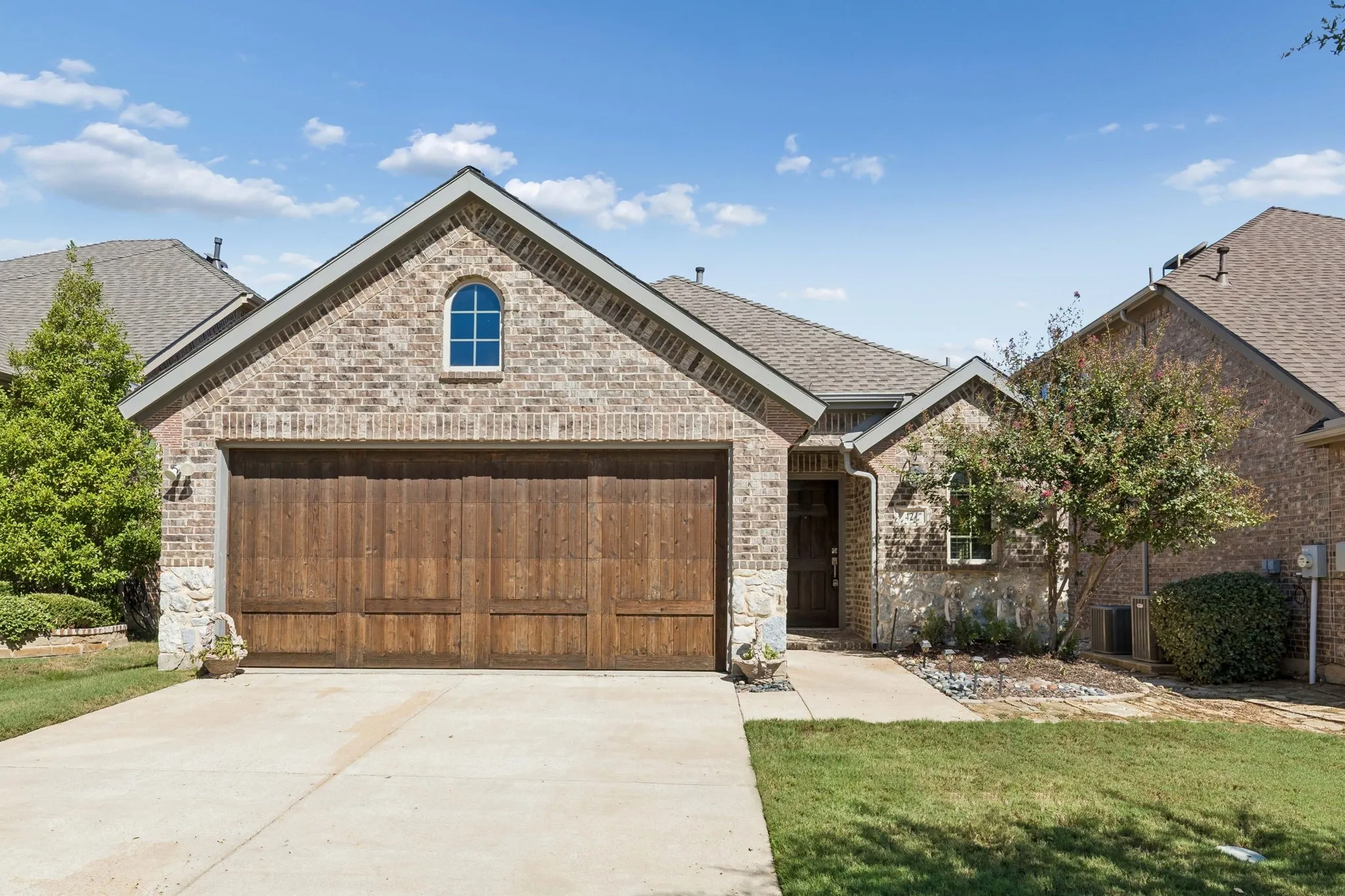 Single Family Residence For Sale in Denton County , 421 Catherine Lane, Argyle, Texas 76226, 3 Bedroom, 2 Bathroom, 2 Garage spaces, 1,736 Sqft, built in 2015, mls#21405361, Real Estate Agent in Argyle, Homes For Sale in Denton county, Homes For Sale in Argyle, Realtor in Argyle Texas, Real Estate Brokerage Independent Realty Texas, Luminita Cordes Realtor