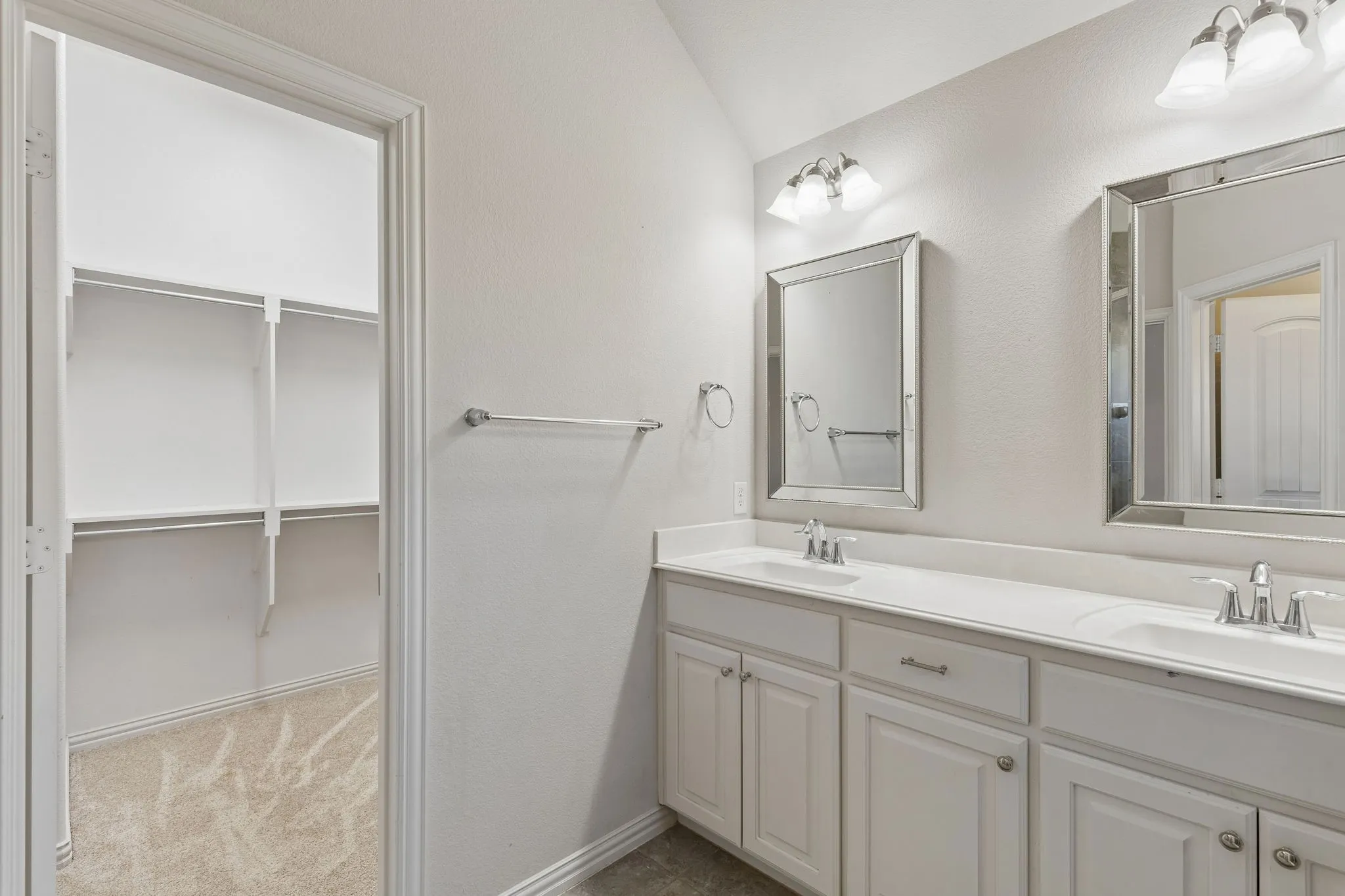 Single Family Residence For Sale in Denton County , 421 Catherine Lane, Argyle, Texas 76226, 3 Bedroom, 2 Bathroom, 2 Garage spaces, 1,736 Sqft, built in 2015, mls#21405361, Real Estate Agent in Argyle, Homes For Sale in Denton county, Homes For Sale in Argyle, Realtor in Argyle Texas, Real Estate Brokerage Independent Realty Texas, Luminita Cordes Realtor