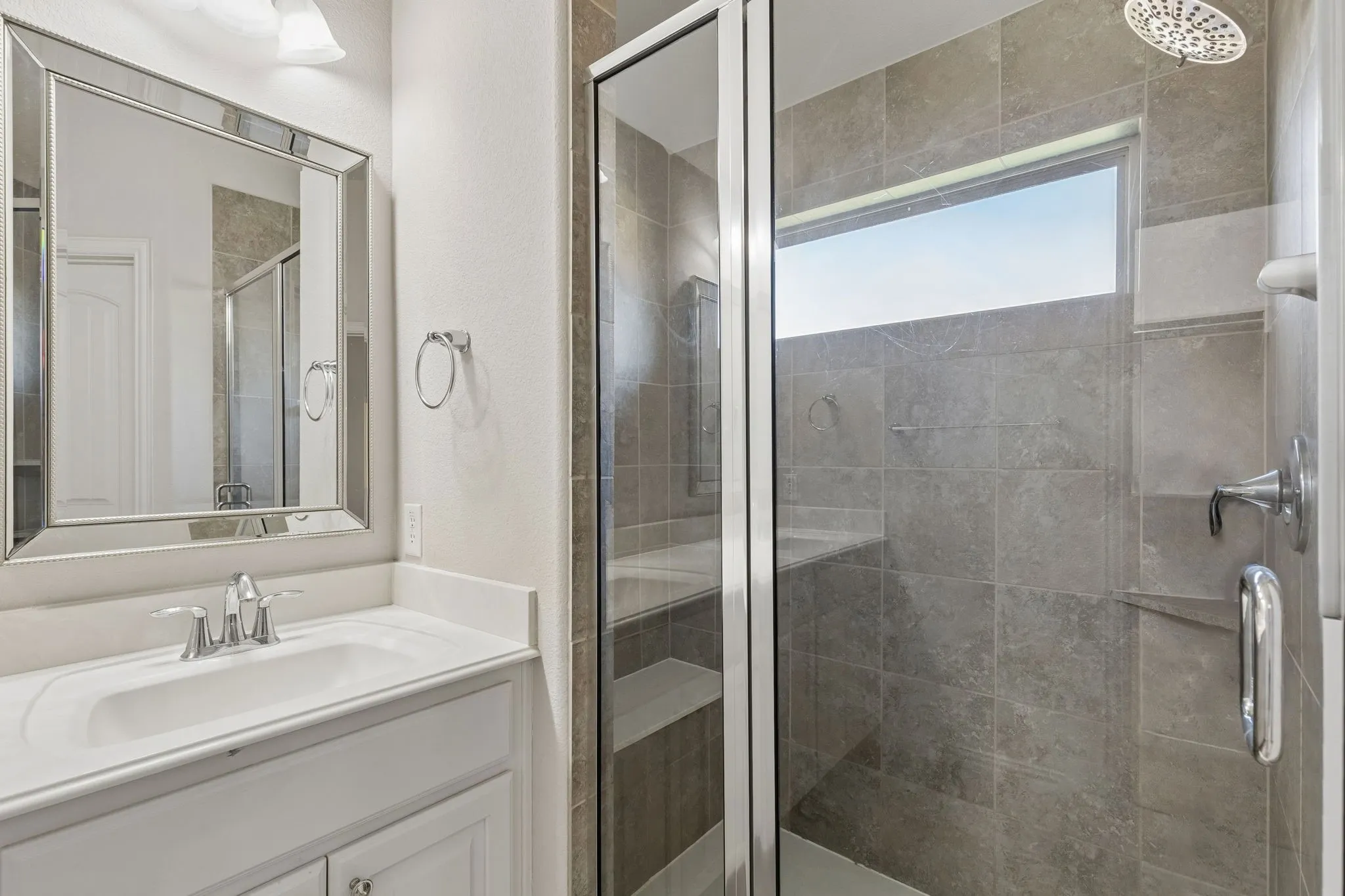 Single Family Residence For Sale in Denton County , 421 Catherine Lane, Argyle, Texas 76226, 3 Bedroom, 2 Bathroom, 2 Garage spaces, 1,736 Sqft, built in 2015, mls#21405361, Real Estate Agent in Argyle, Homes For Sale in Denton county, Homes For Sale in Argyle, Realtor in Argyle Texas, Real Estate Brokerage Independent Realty Texas, Luminita Cordes Realtor