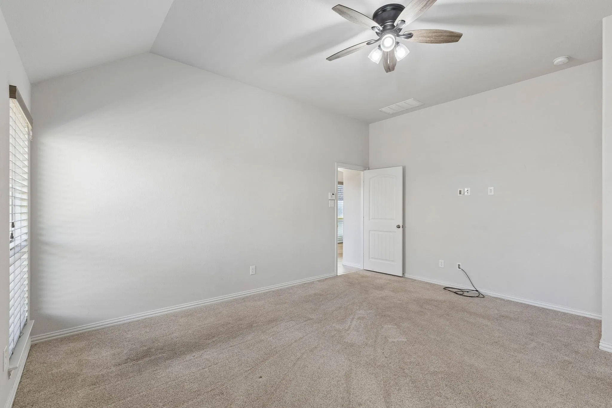 Single Family Residence For Sale in Denton County , 421 Catherine Lane, Argyle, Texas 76226, 3 Bedroom, 2 Bathroom, 2 Garage spaces, 1,736 Sqft, built in 2015, mls#21405361, Real Estate Agent in Argyle, Homes For Sale in Denton county, Homes For Sale in Argyle, Realtor in Argyle Texas, Real Estate Brokerage Independent Realty Texas, Luminita Cordes Realtor