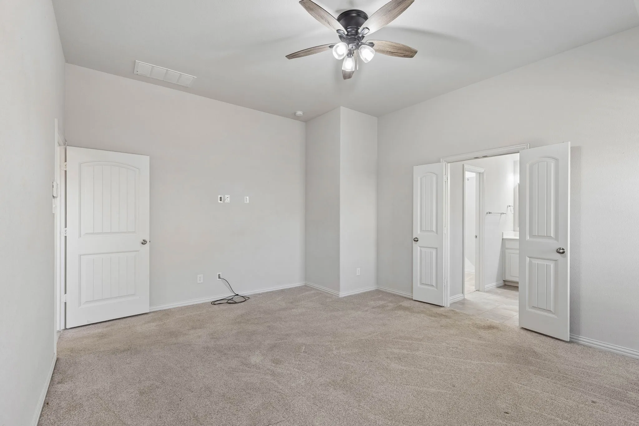 Single Family Residence For Sale in Denton County , 421 Catherine Lane, Argyle, Texas 76226, 3 Bedroom, 2 Bathroom, 2 Garage spaces, 1,736 Sqft, built in 2015, mls#21405361, Real Estate Agent in Argyle, Homes For Sale in Denton county, Homes For Sale in Argyle, Realtor in Argyle Texas, Real Estate Brokerage Independent Realty Texas, Luminita Cordes Realtor