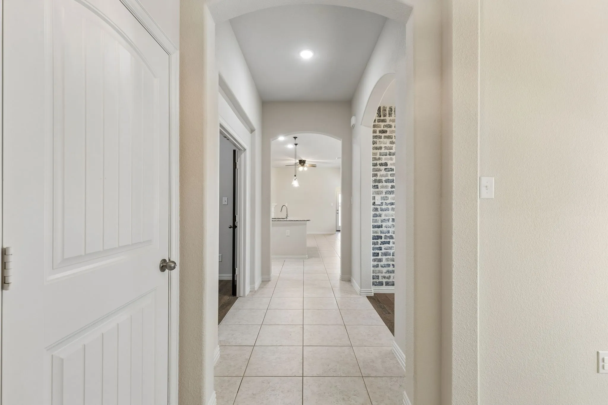 Single Family Residence For Sale in Denton County , 421 Catherine Lane, Argyle, Texas 76226, 3 Bedroom, 2 Bathroom, 2 Garage spaces, 1,736 Sqft, built in 2015, mls#21405361, Real Estate Agent in Argyle, Homes For Sale in Denton county, Homes For Sale in Argyle, Realtor in Argyle Texas, Real Estate Brokerage Independent Realty Texas, Luminita Cordes Realtor