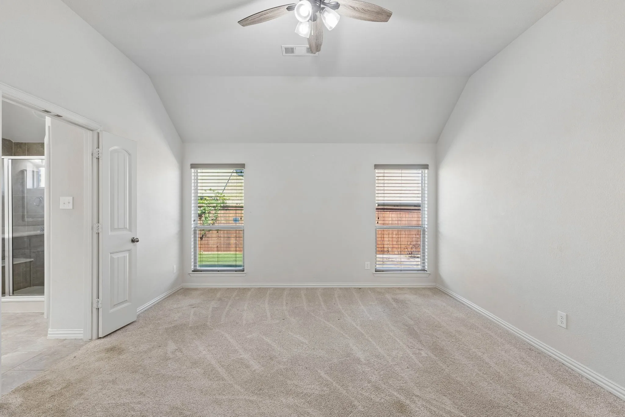 Single Family Residence For Sale in Denton County , 421 Catherine Lane, Argyle, Texas 76226, 3 Bedroom, 2 Bathroom, 2 Garage spaces, 1,736 Sqft, built in 2015, mls#21405361, Real Estate Agent in Argyle, Homes For Sale in Denton county, Homes For Sale in Argyle, Realtor in Argyle Texas, Real Estate Brokerage Independent Realty Texas, Luminita Cordes Realtor