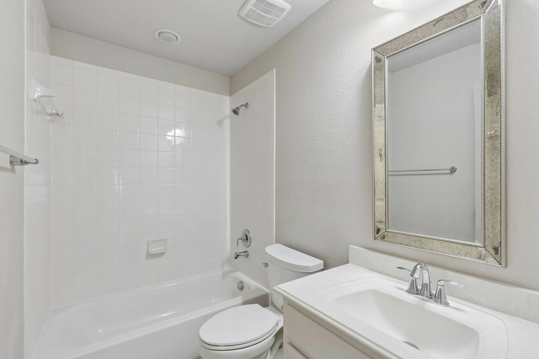 Single Family Residence For Sale in Denton County , 421 Catherine Lane, Argyle, Texas 76226, 3 Bedroom, 2 Bathroom, 2 Garage spaces, 1,736 Sqft, built in 2015, mls#21405361, Real Estate Agent in Argyle, Homes For Sale in Denton county, Homes For Sale in Argyle, Realtor in Argyle Texas, Real Estate Brokerage Independent Realty Texas, Luminita Cordes Realtor